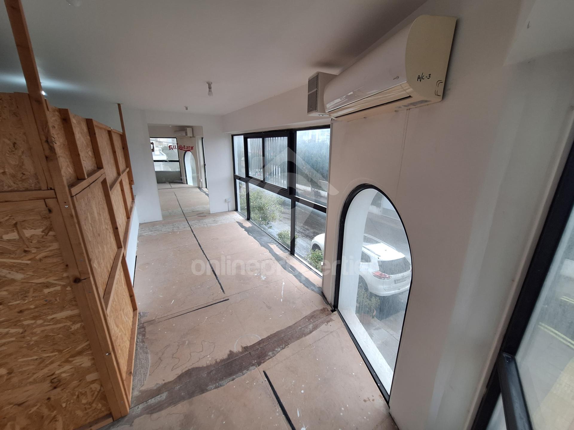 To change image, hover mouse over thumbnails below