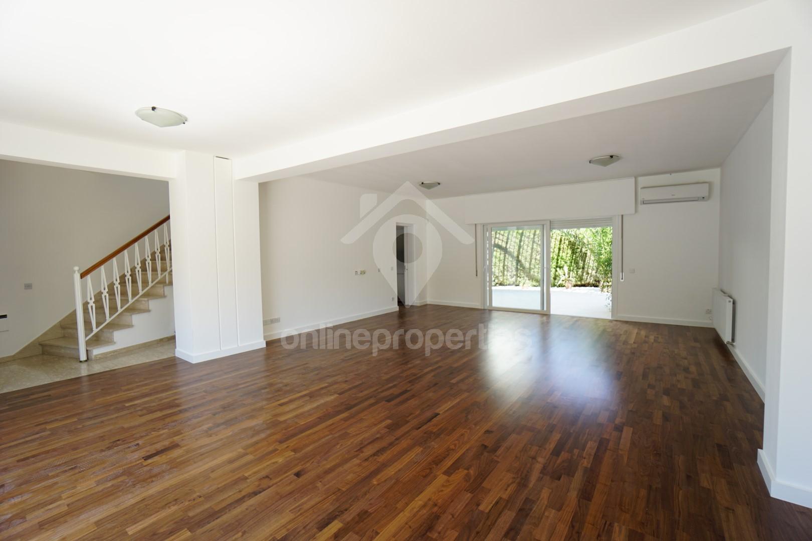 To change image, hover mouse over thumbnails below