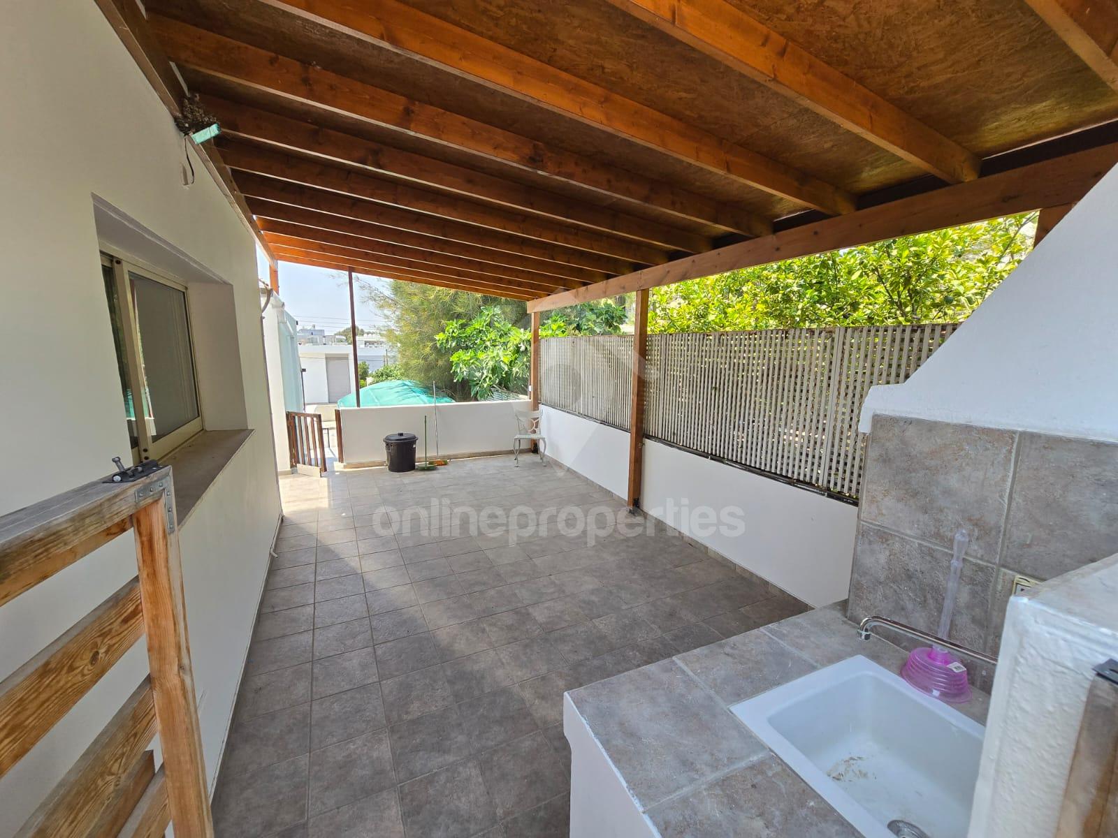 To change image, hover mouse over thumbnails below