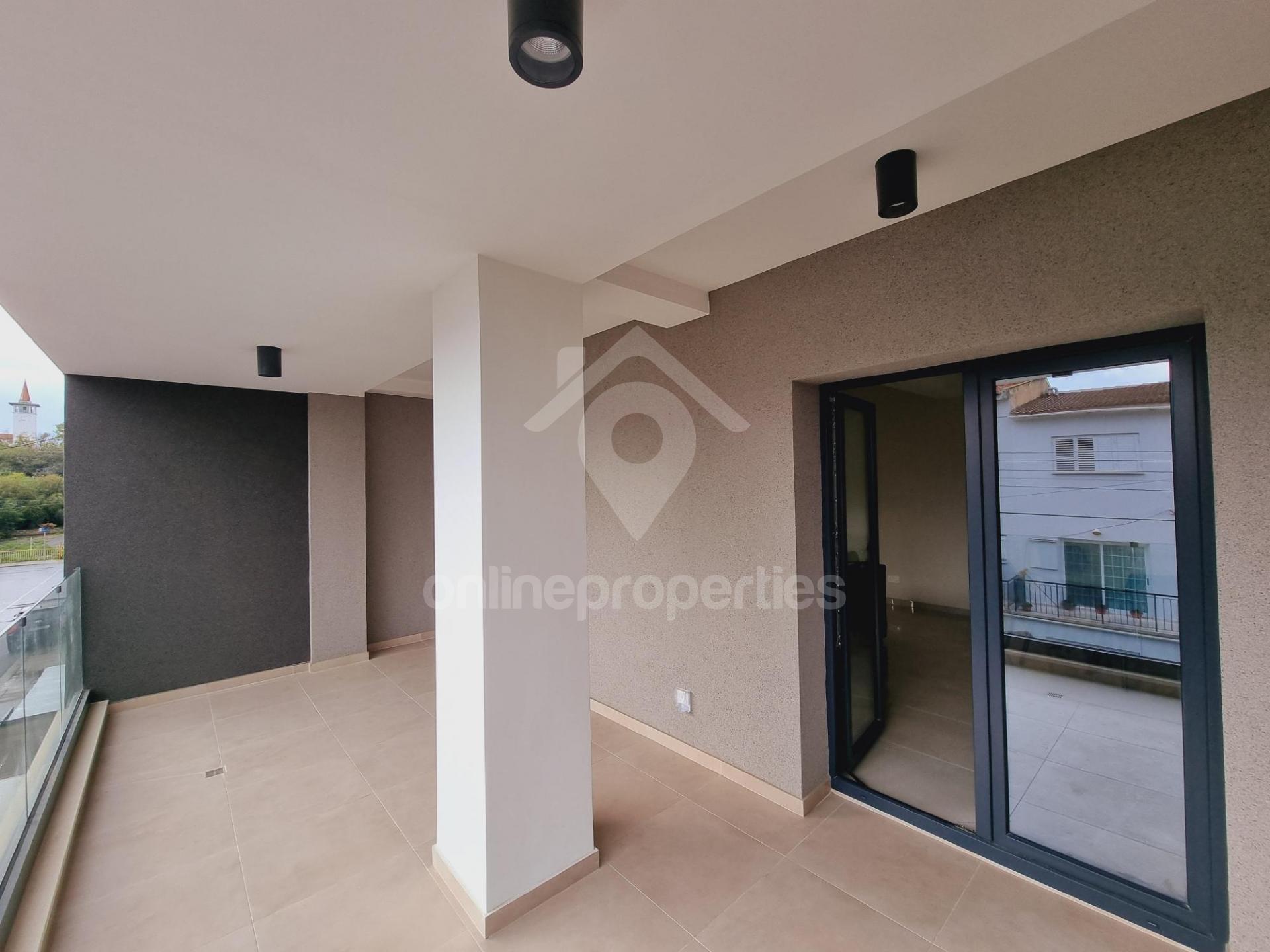 To change image, hover mouse over thumbnails below