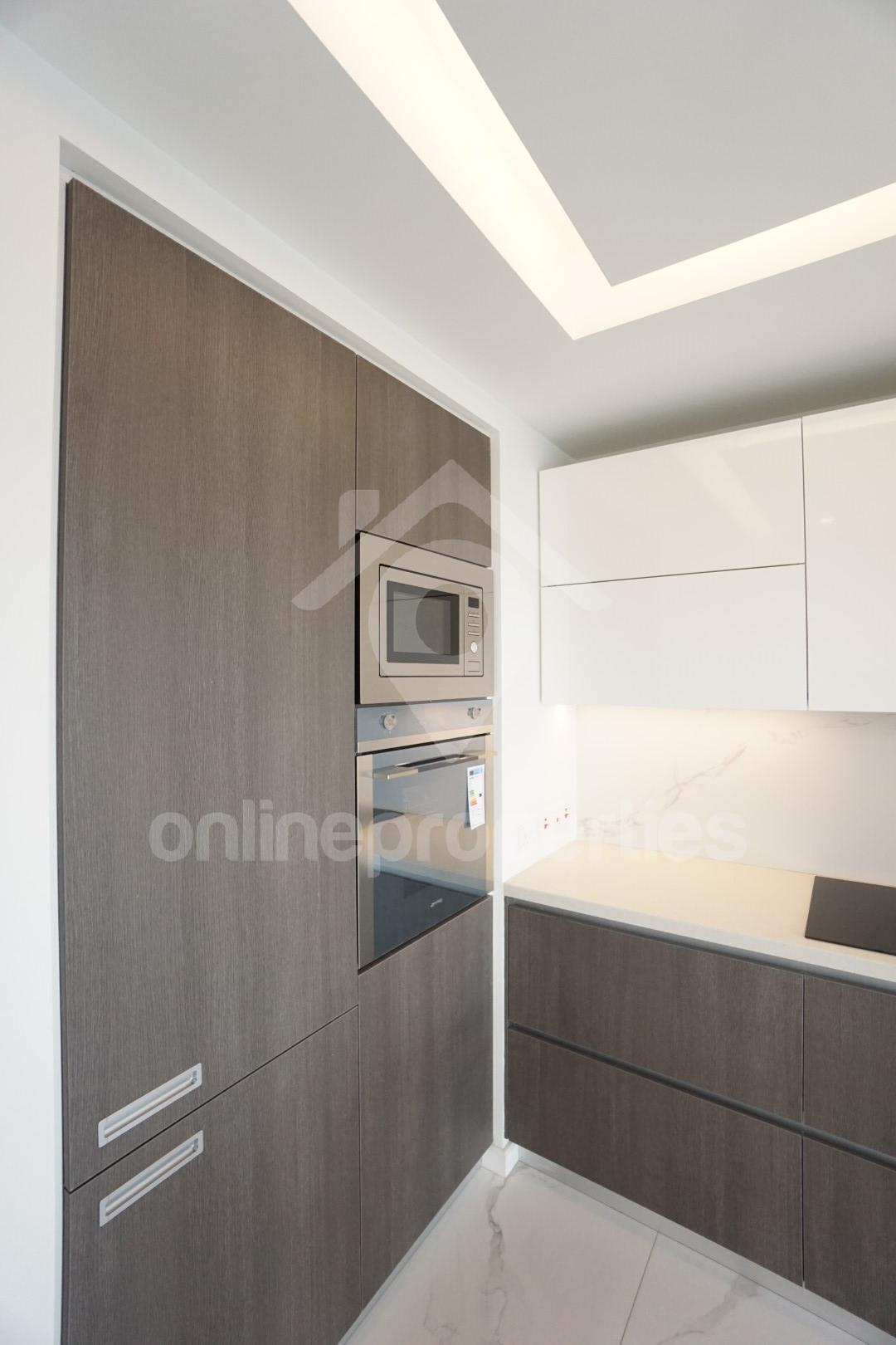 To change image, hover mouse over thumbnails below