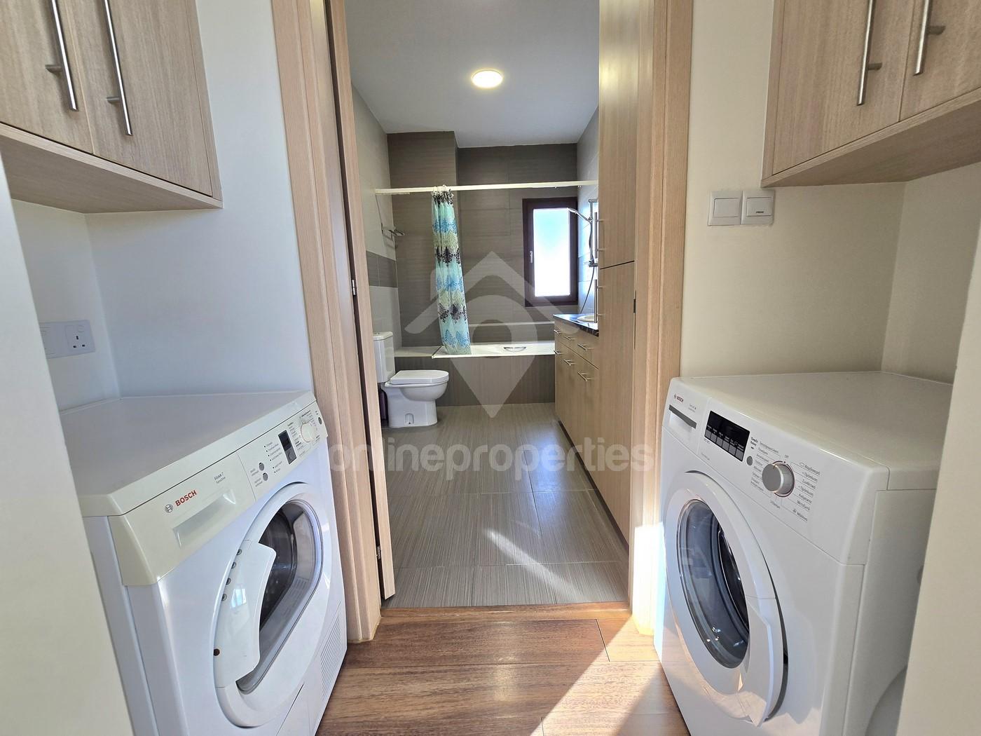 To change image, hover mouse over thumbnails below