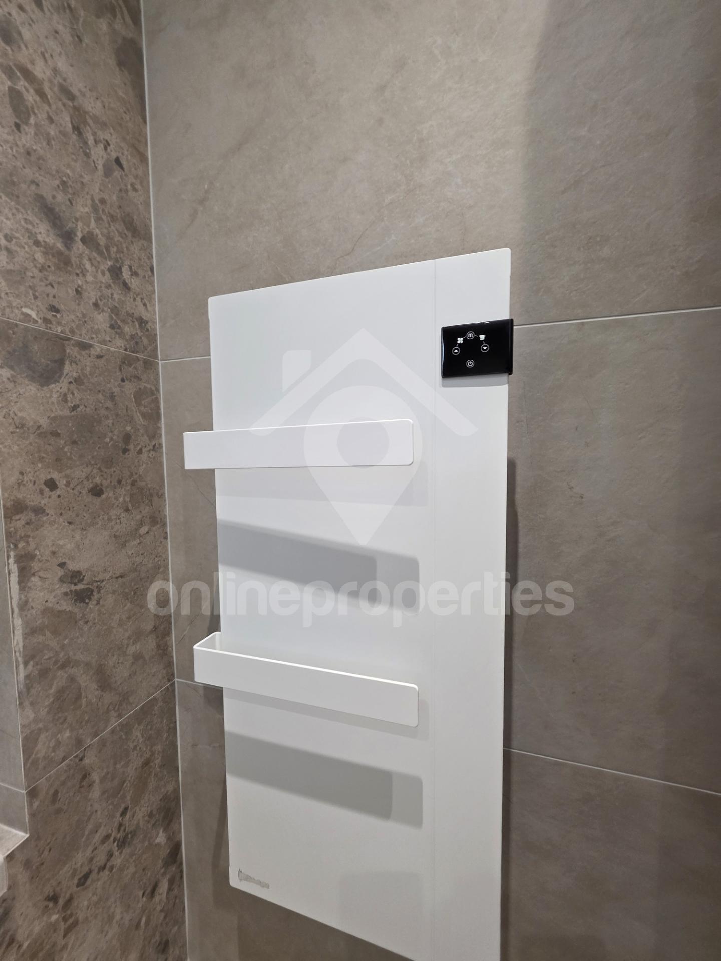 To change image, hover mouse over thumbnails below