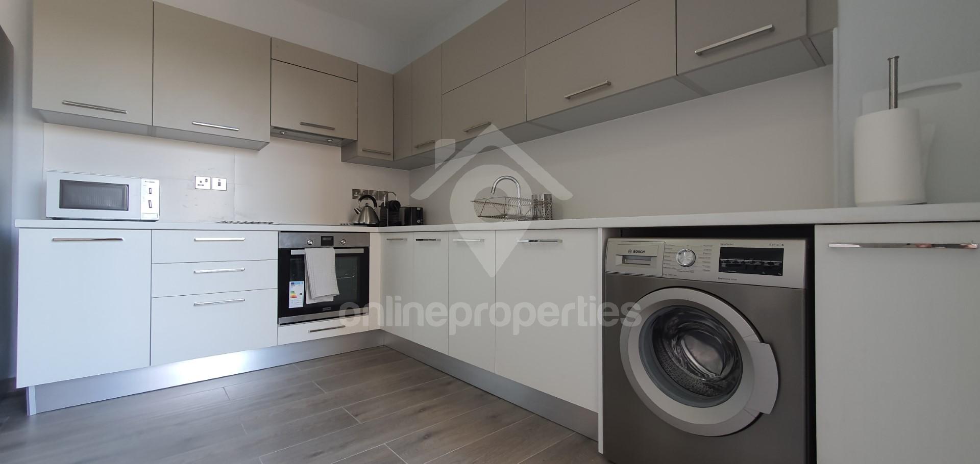 To change image, hover mouse over thumbnails below