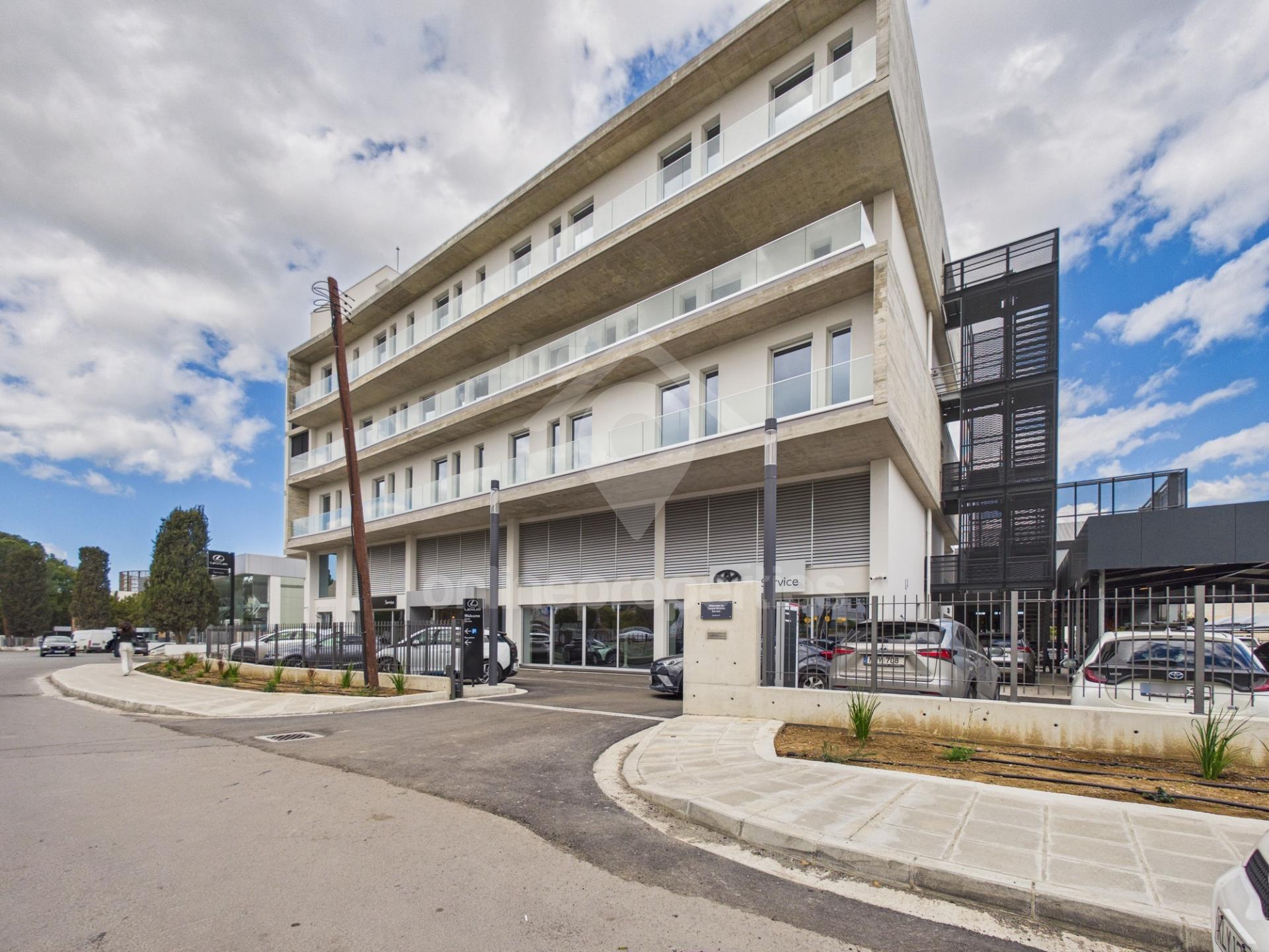 To change image, hover mouse over thumbnails below