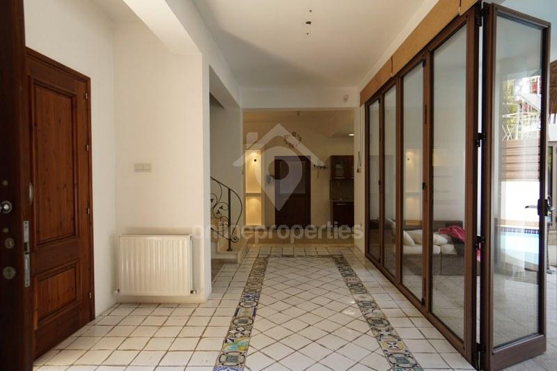 To change image, hover mouse over thumbnails below