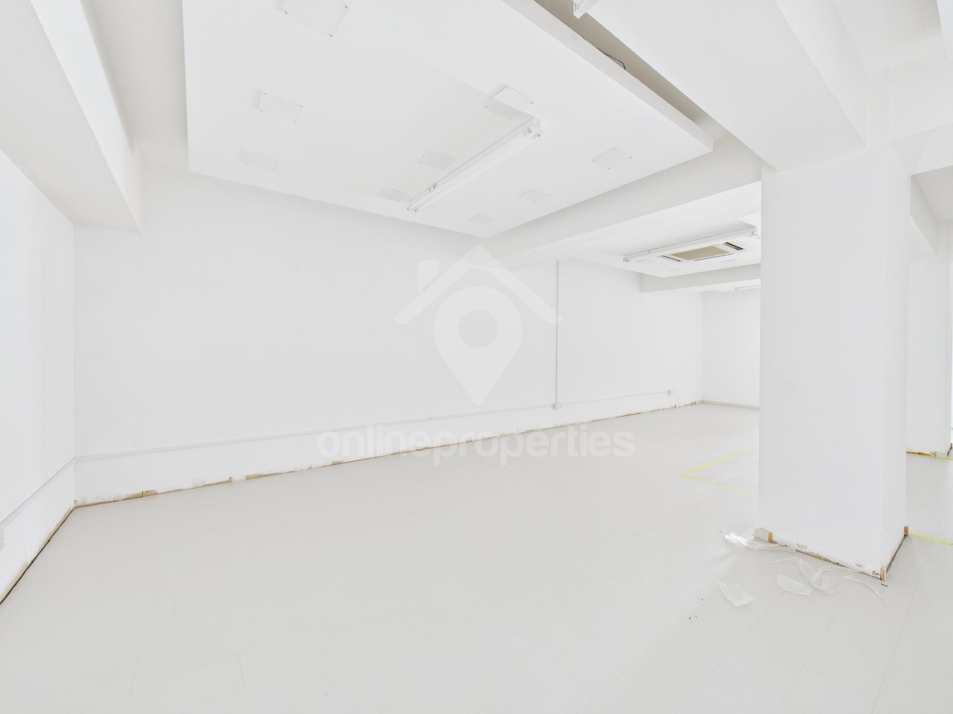 To change image, hover mouse over thumbnails below