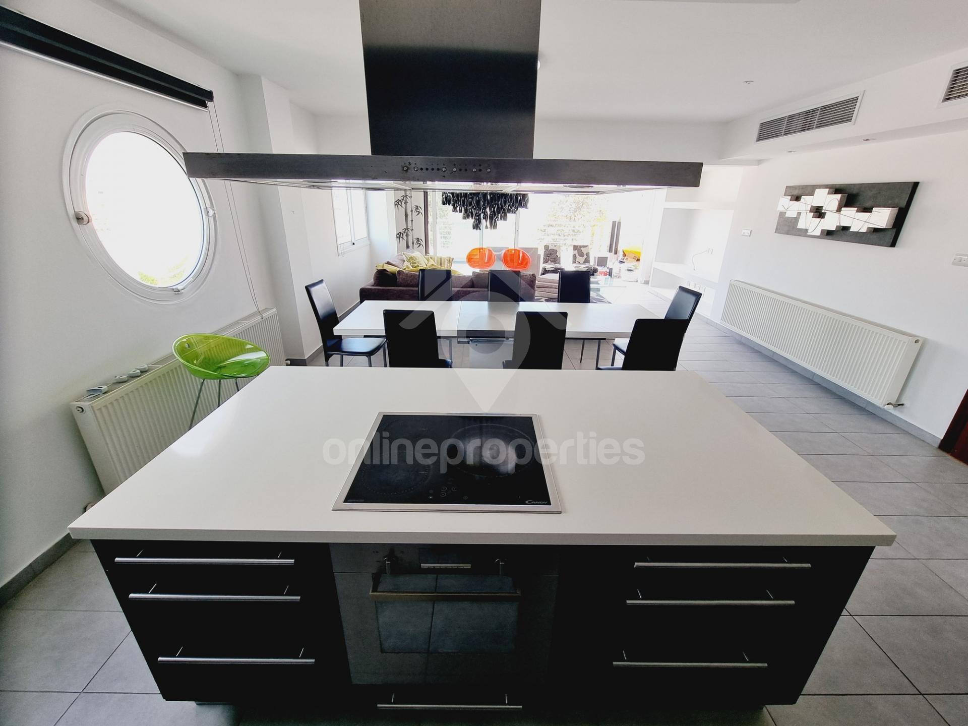 To change image, hover mouse over thumbnails below