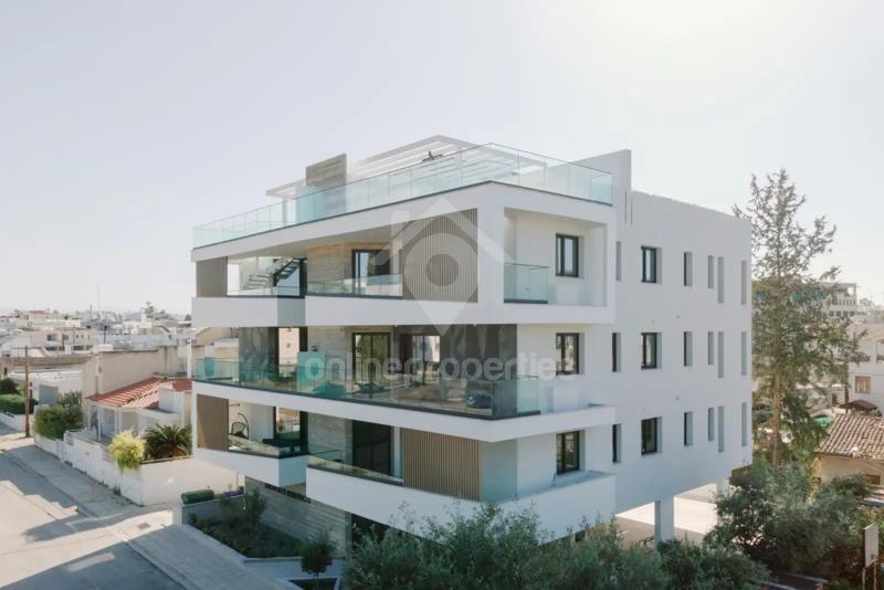 To change image, hover mouse over thumbnails below