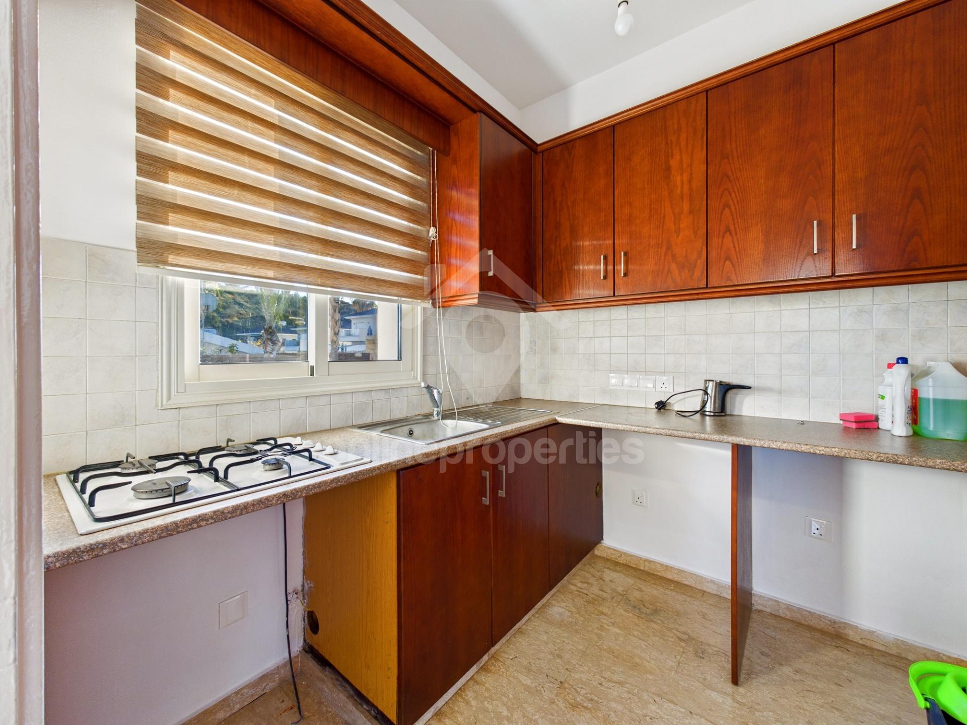 To change image, hover mouse over thumbnails below