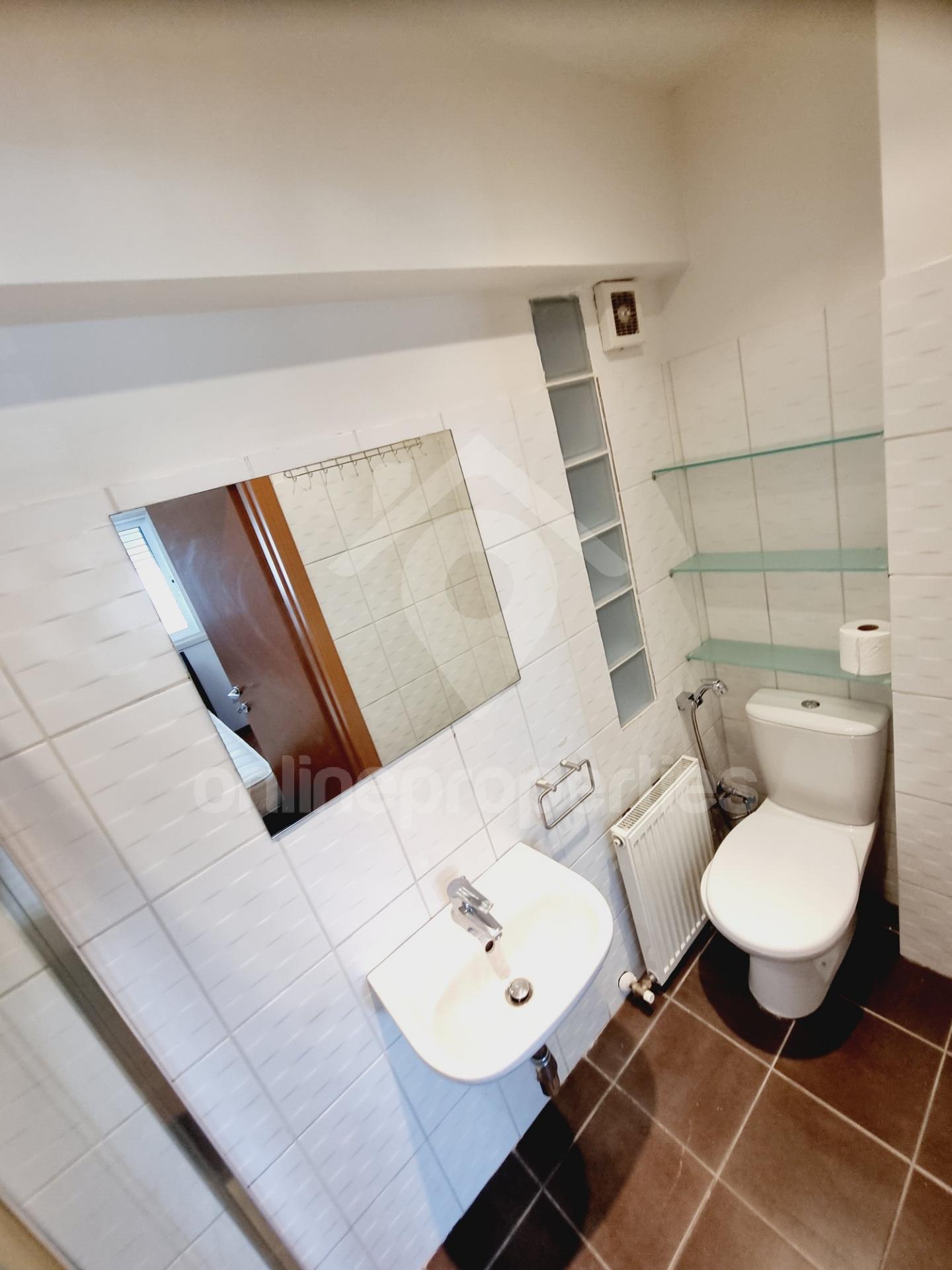 To change image, hover mouse over thumbnails below