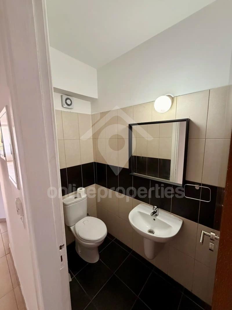 To change image, hover mouse over thumbnails below