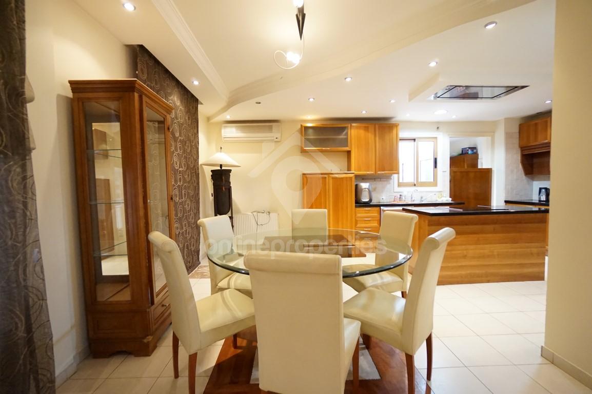 To change image, hover mouse over thumbnails below