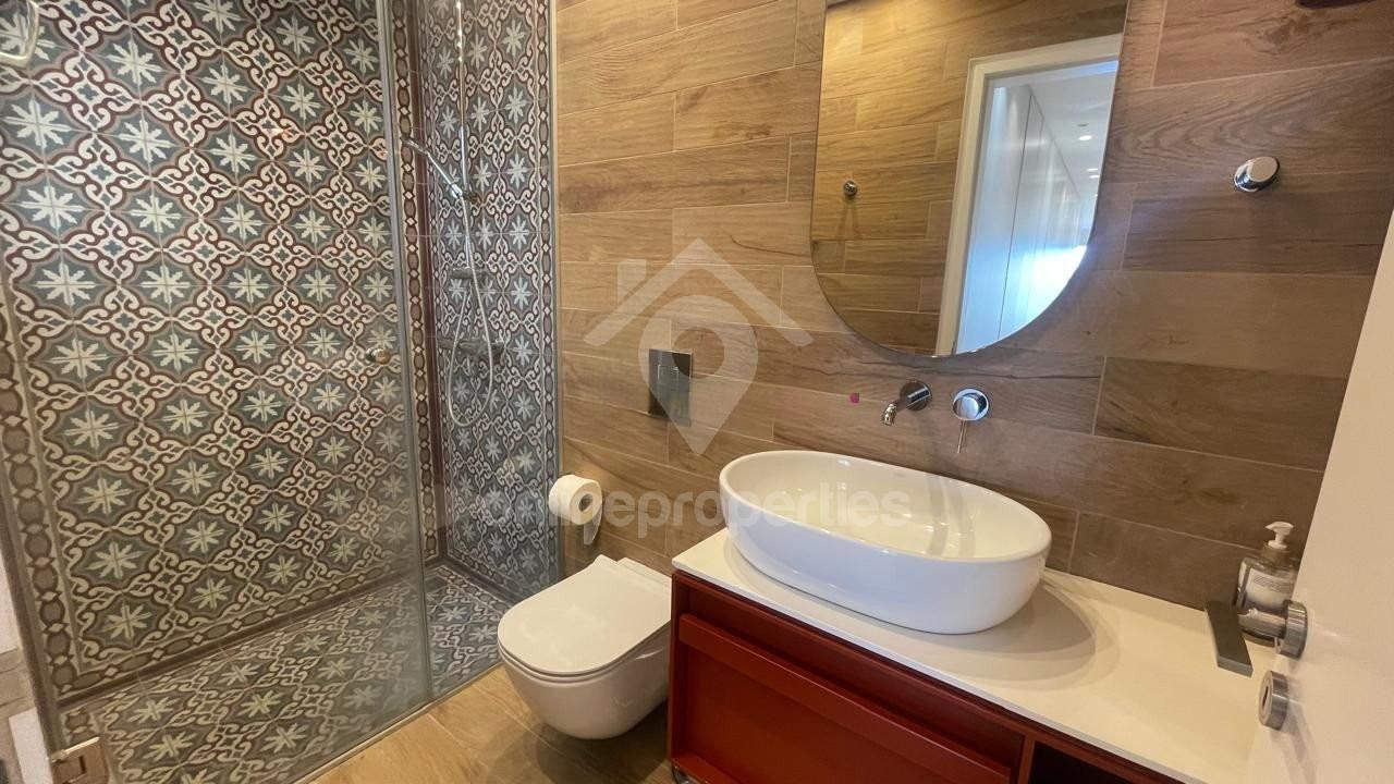 To change image, hover mouse over thumbnails below