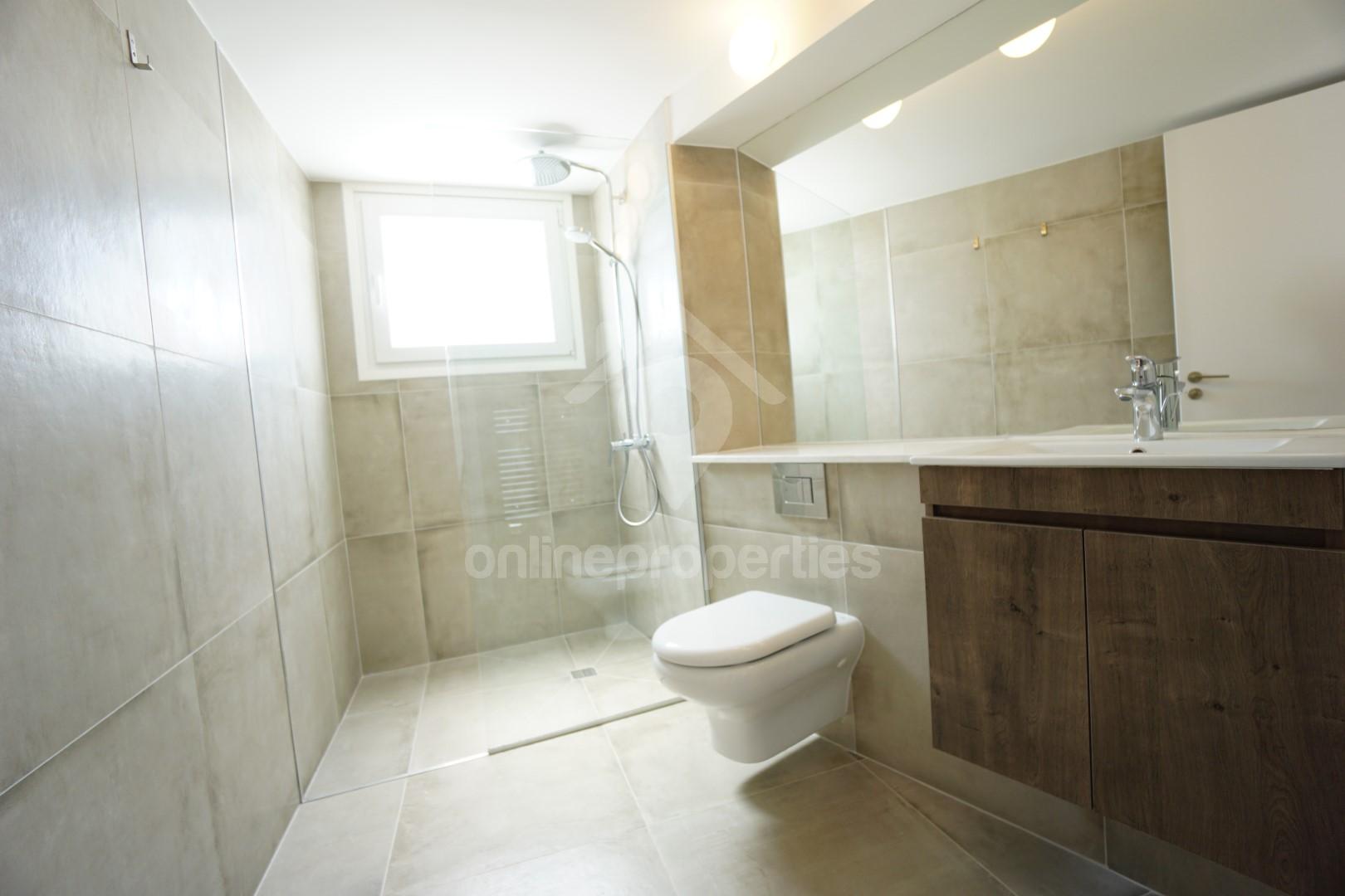 To change image, hover mouse over thumbnails below