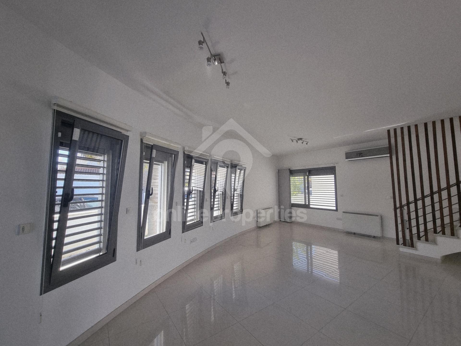 To change image, hover mouse over thumbnails below