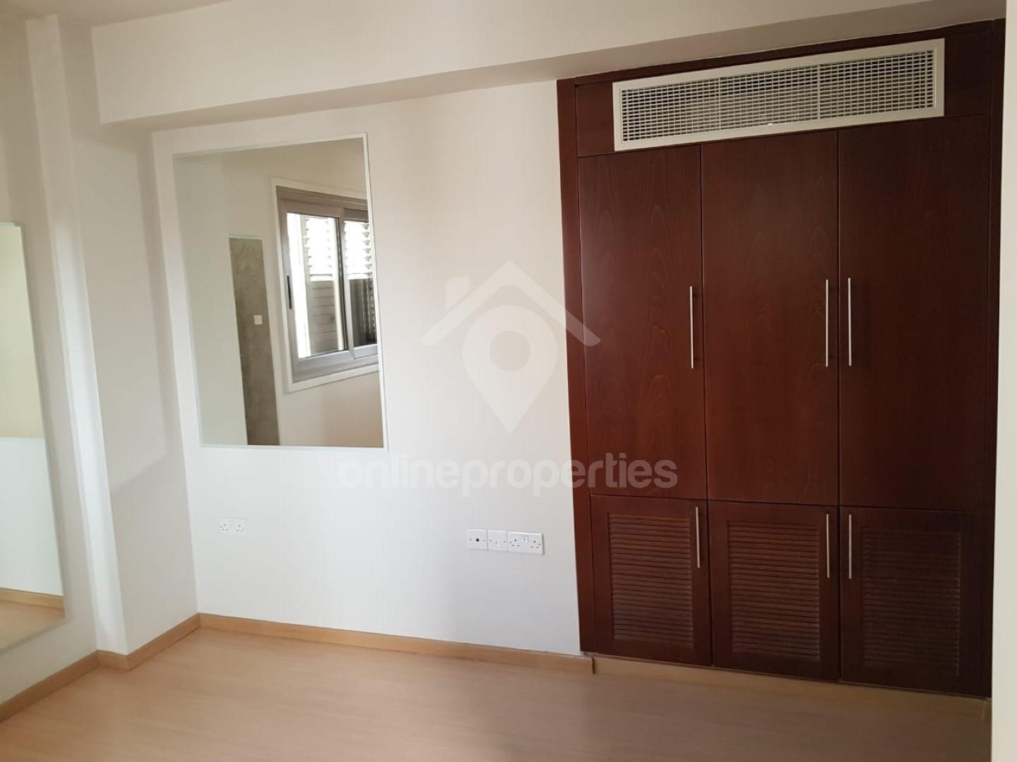 To change image, hover mouse over thumbnails below