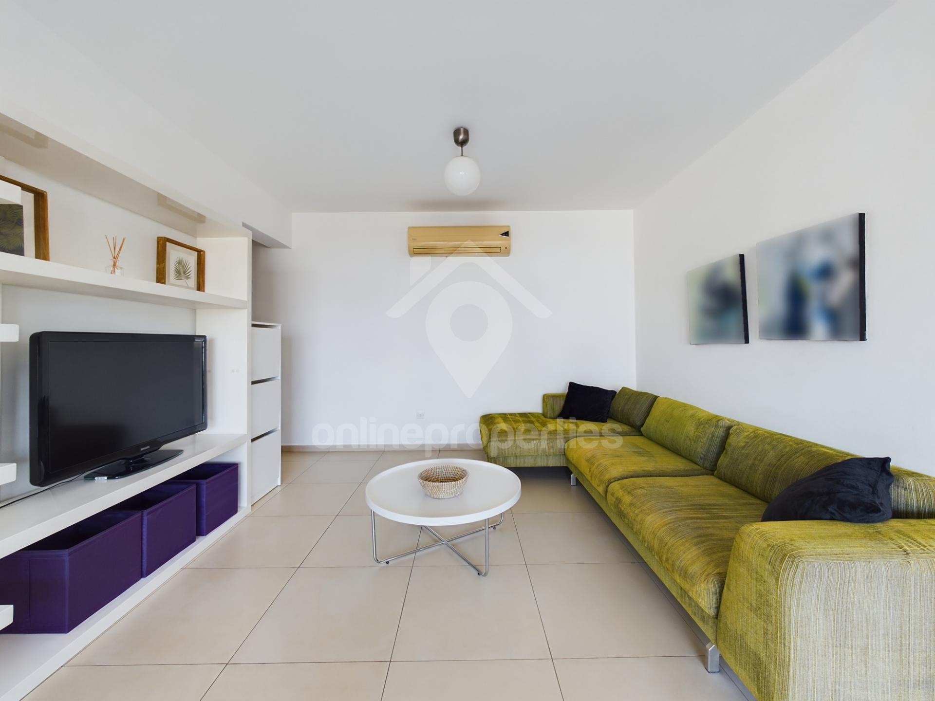 To change image, hover mouse over thumbnails below