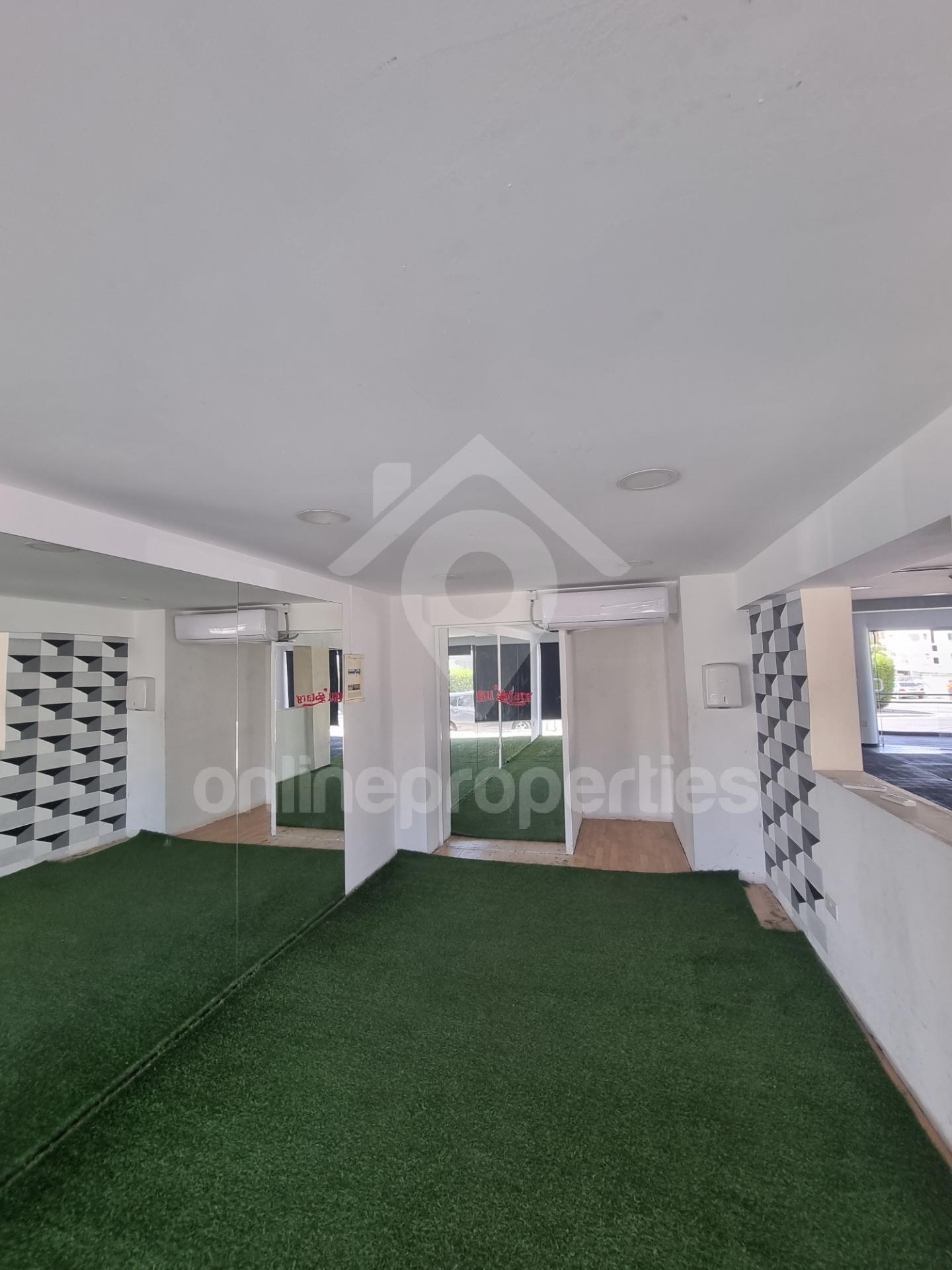 To change image, hover mouse over thumbnails below