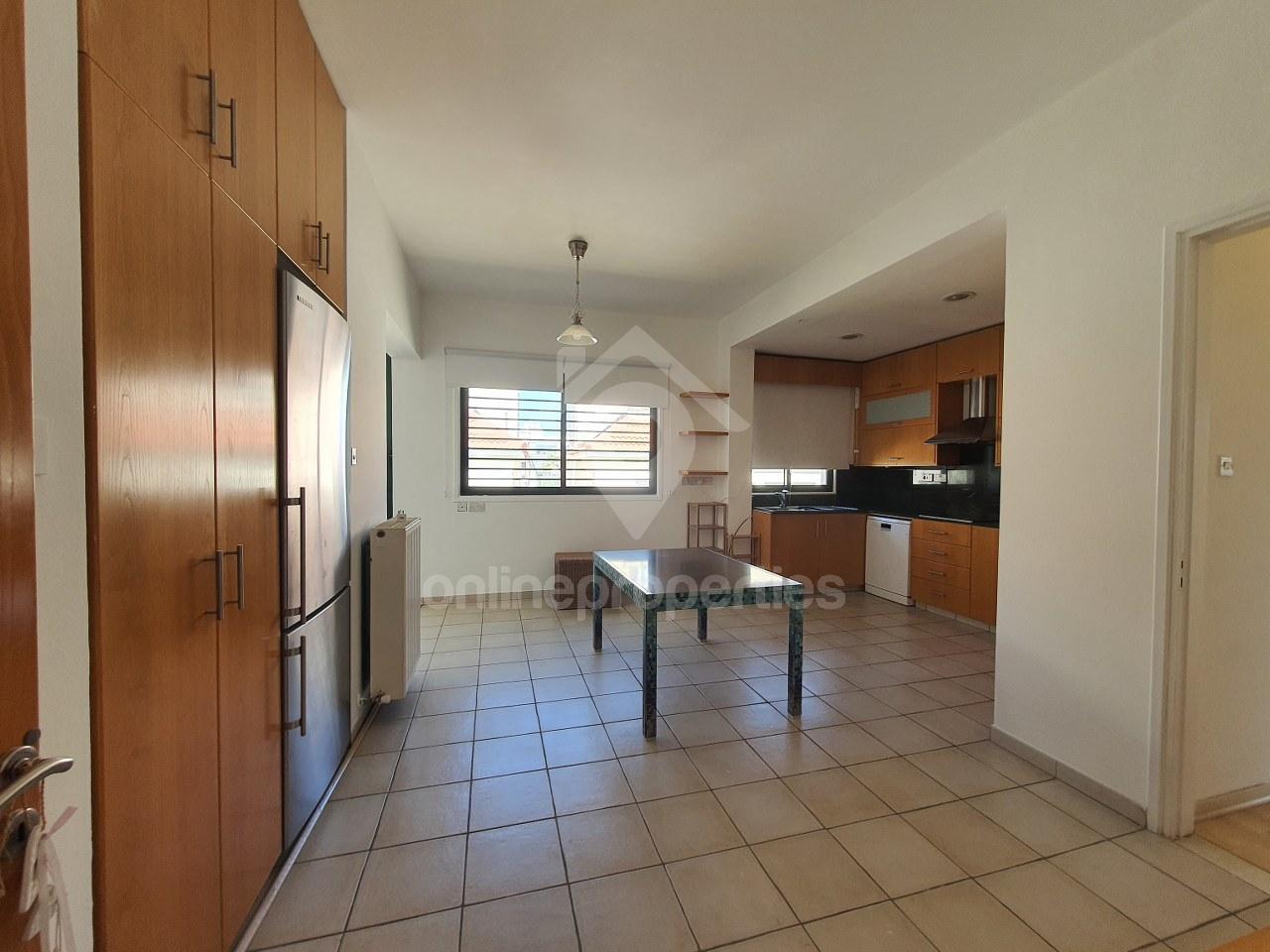 To change image, hover mouse over thumbnails below