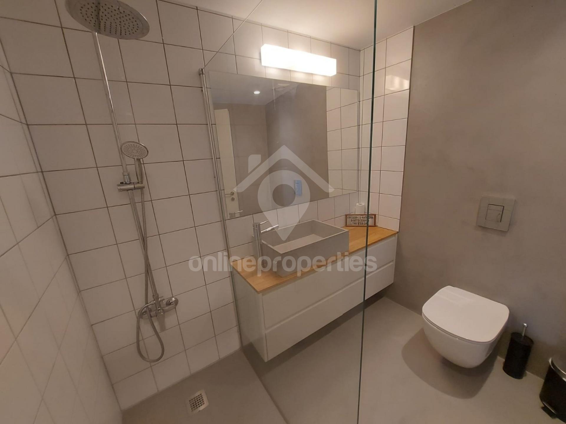 To change image, hover mouse over thumbnails below