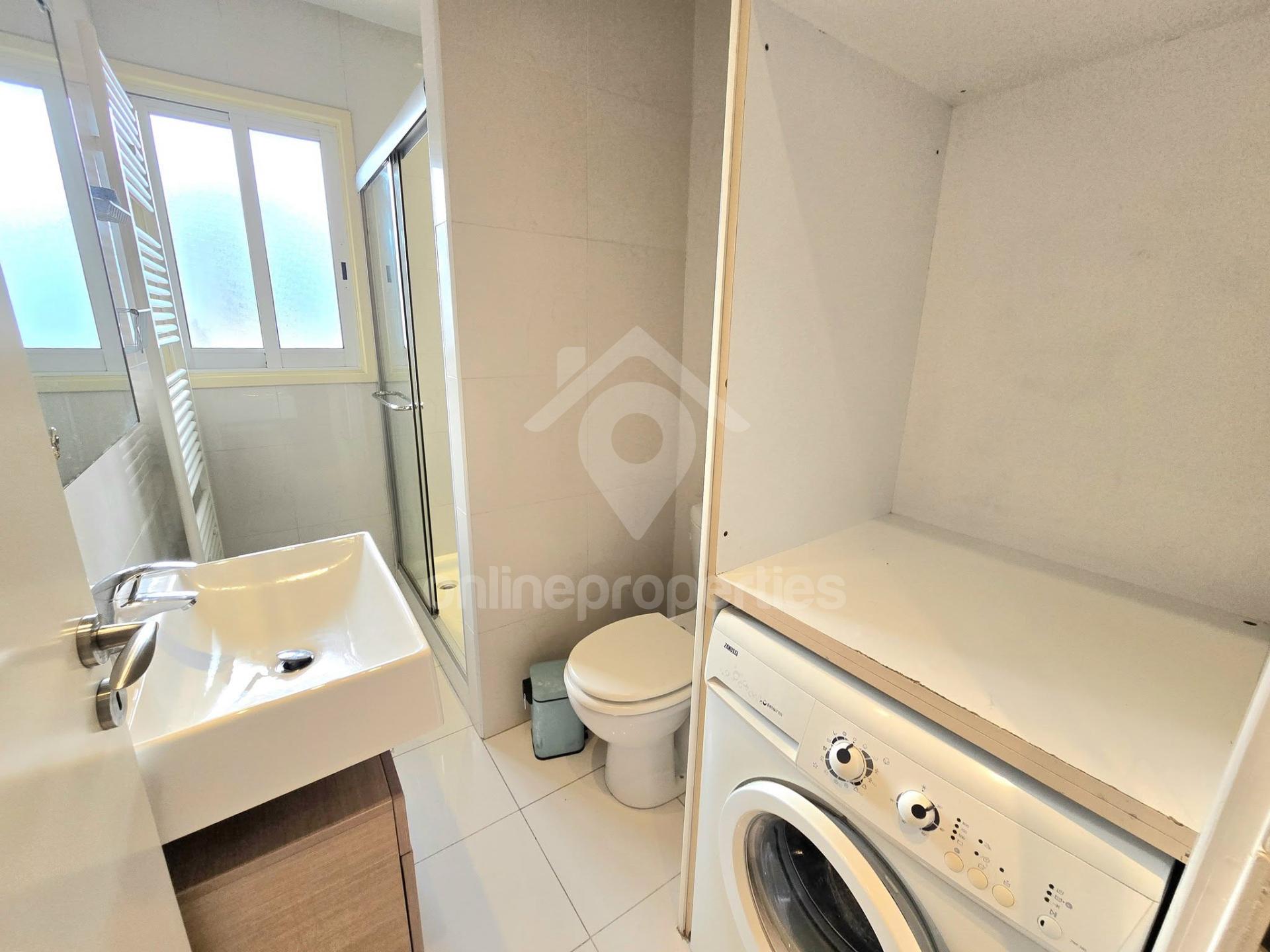 To change image, hover mouse over thumbnails below