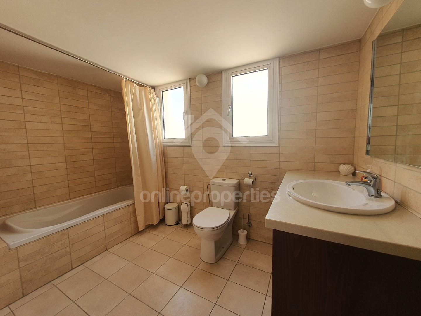 To change image, hover mouse over thumbnails below