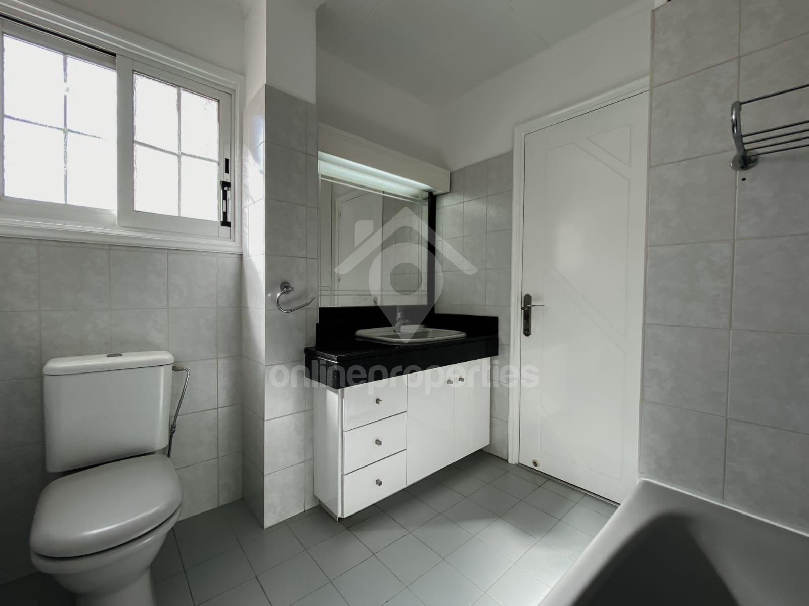 To change image, hover mouse over thumbnails below