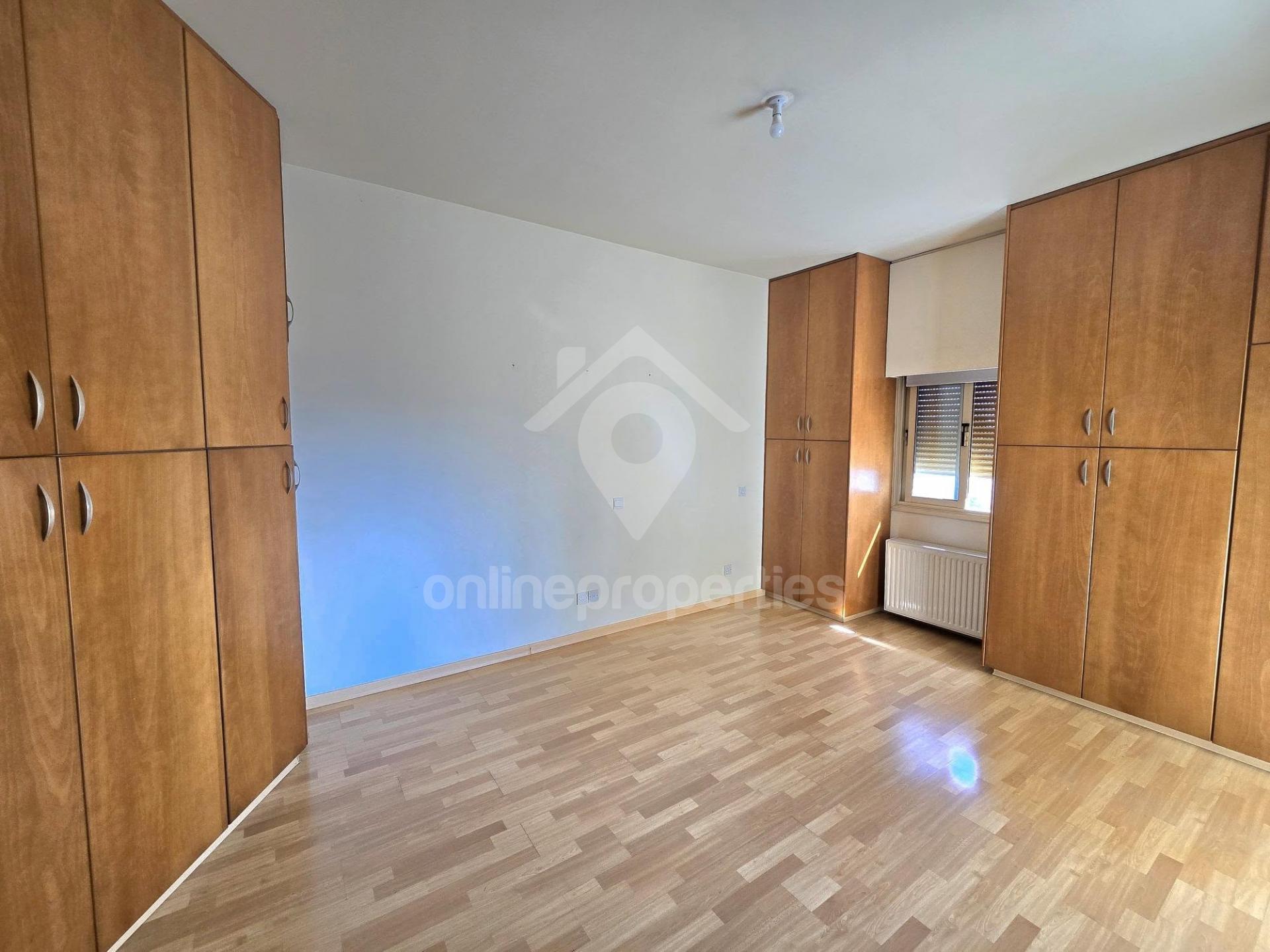 To change image, hover mouse over thumbnails below