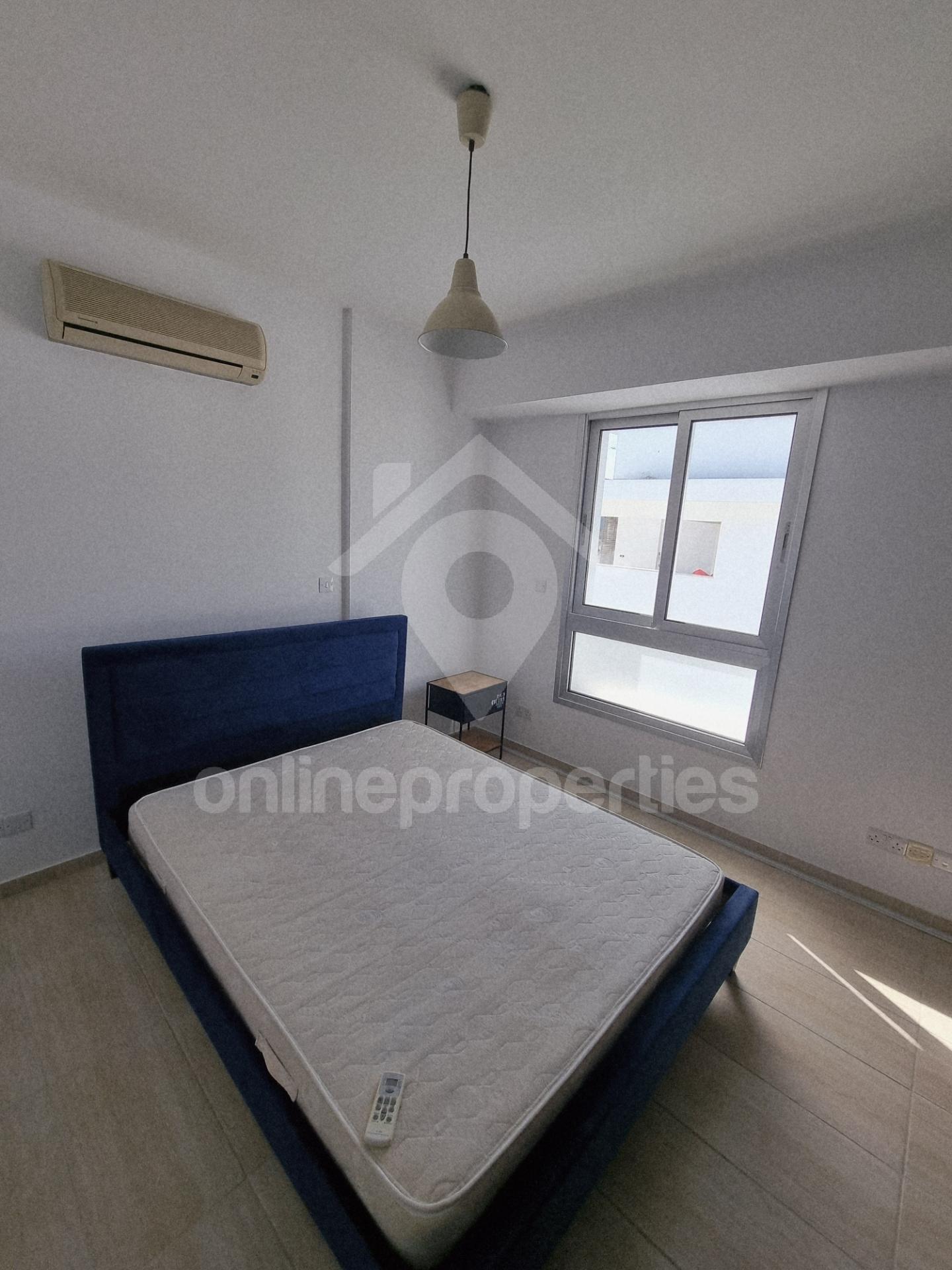 To change image, hover mouse over thumbnails below