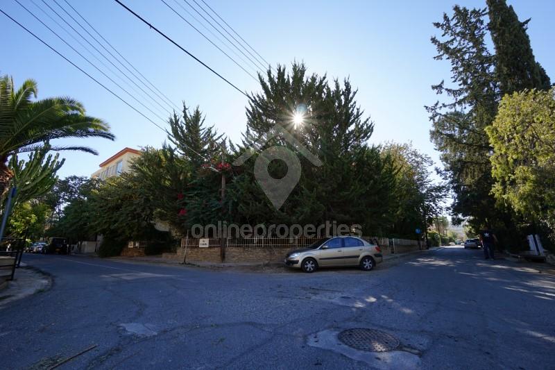 To change image, hover mouse over thumbnails below