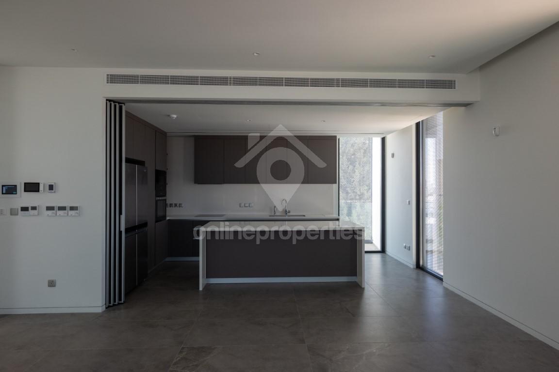 To change image, hover mouse over thumbnails below