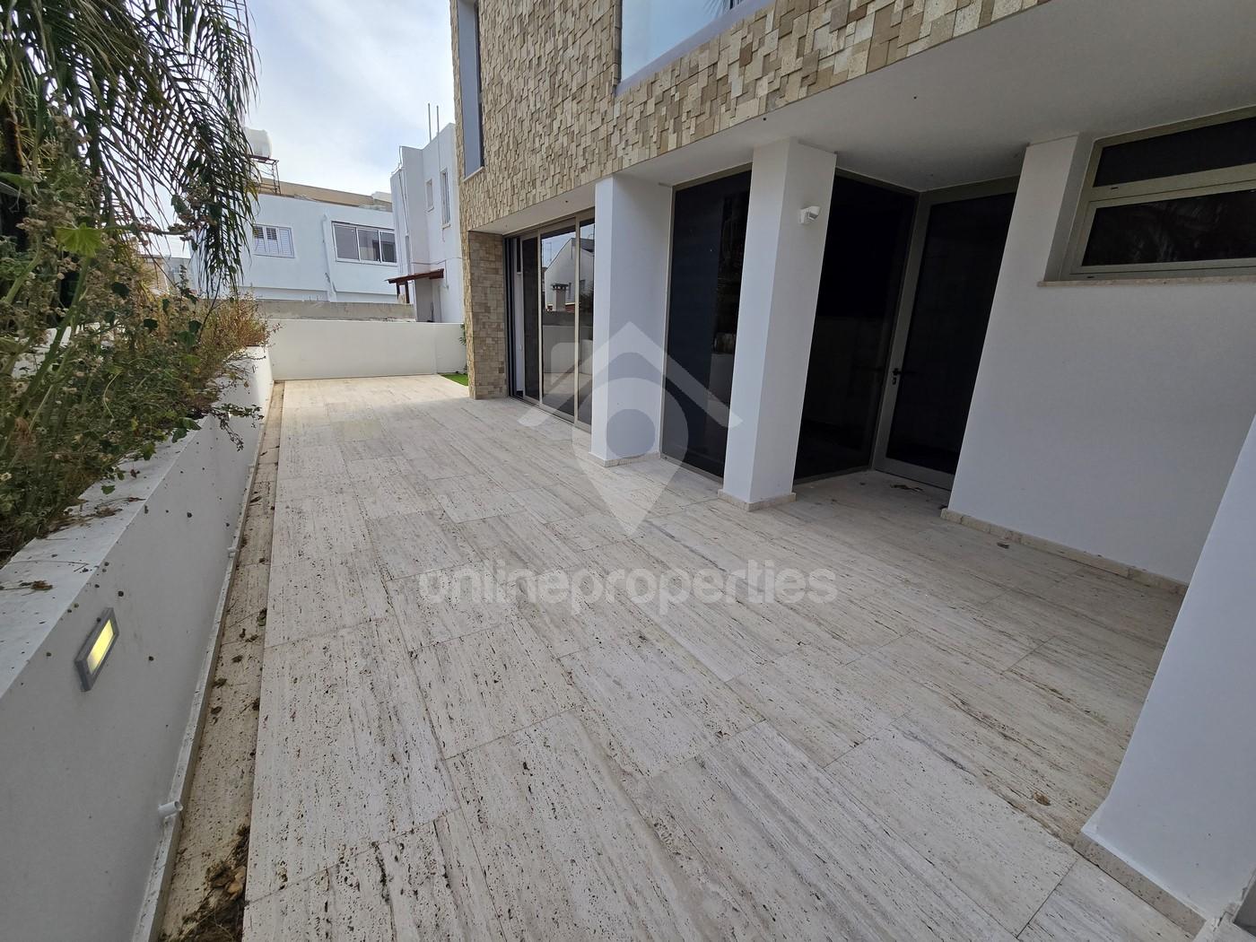 To change image, hover mouse over thumbnails below