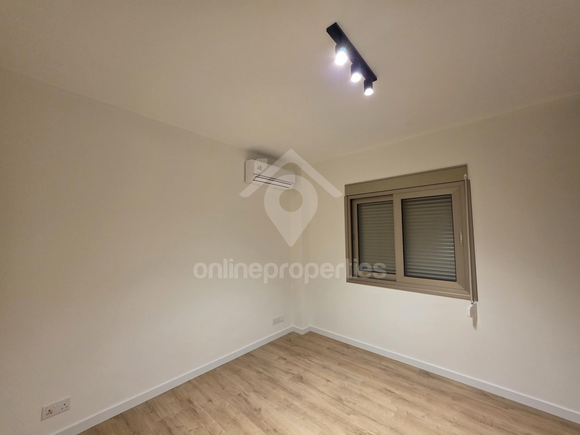 To change image, hover mouse over thumbnails below