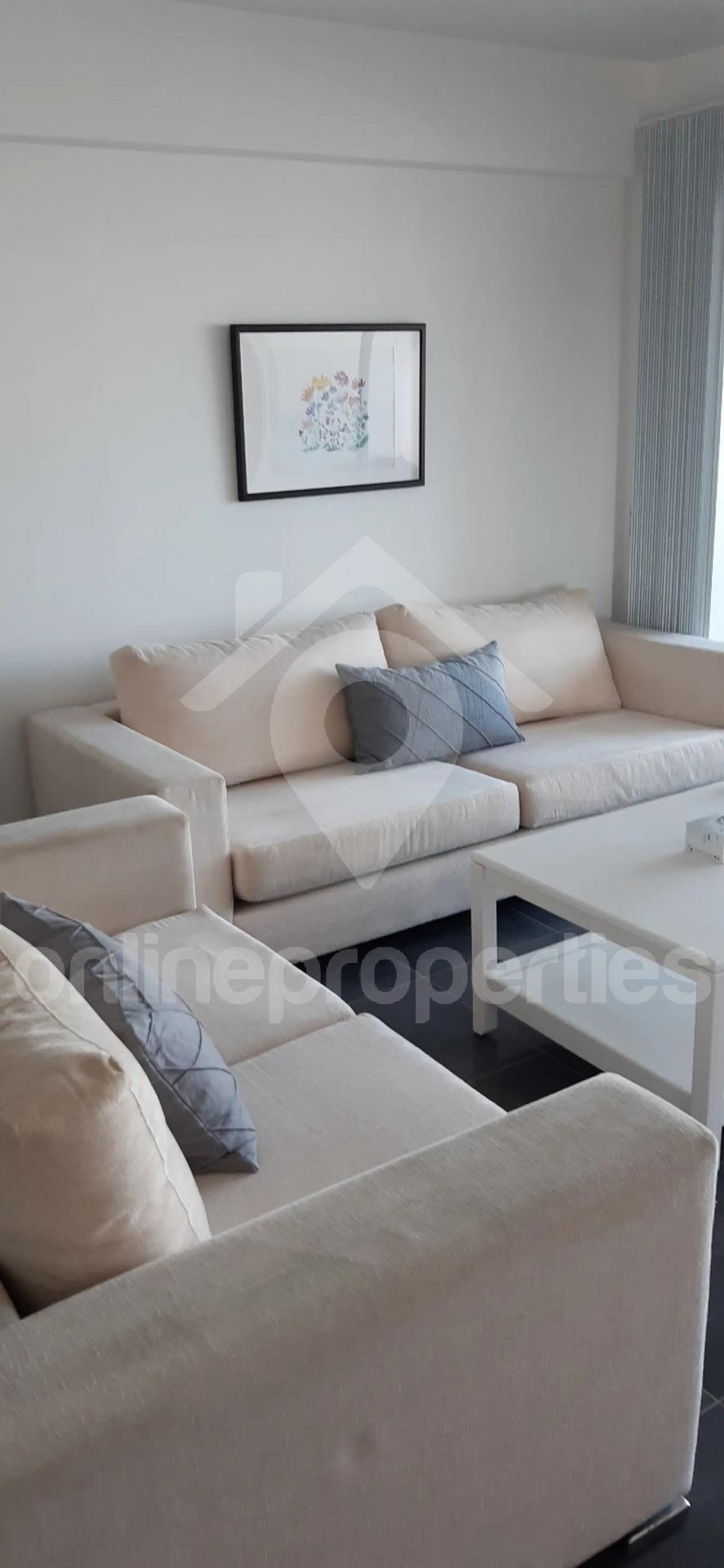 To change image, hover mouse over thumbnails below