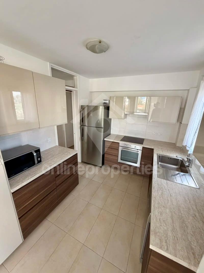 To change image, hover mouse over thumbnails below