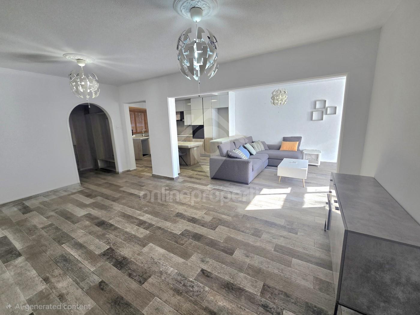 Ground floor 3 bed apartment with private entrance and private yard 