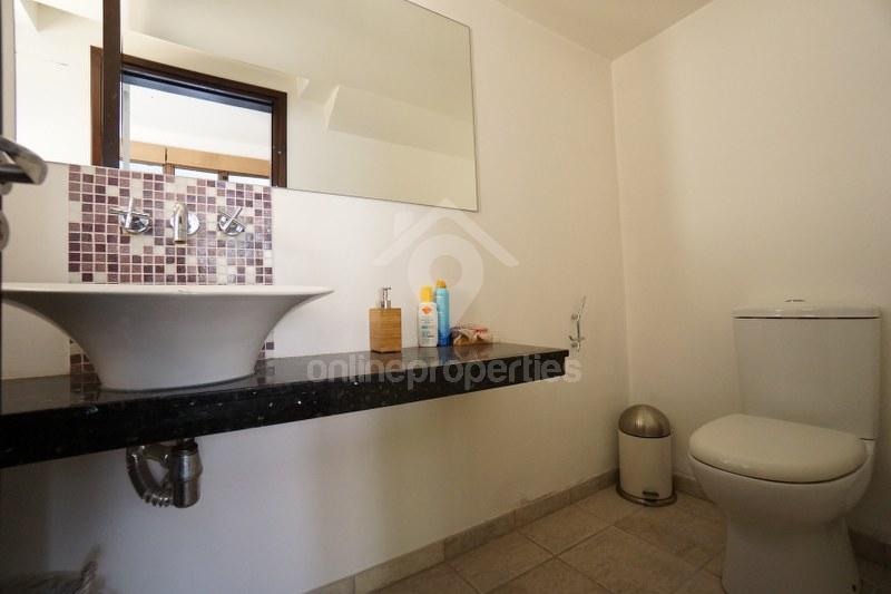 To change image, hover mouse over thumbnails below