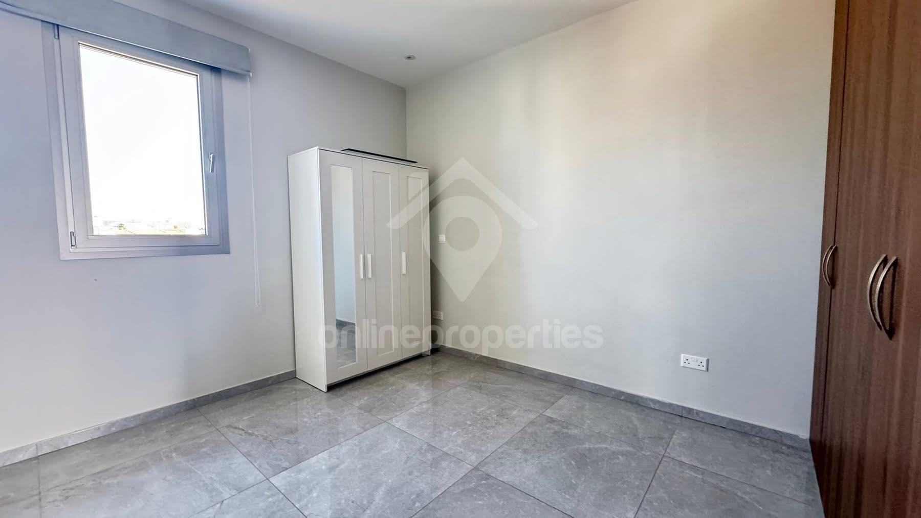 To change image, hover mouse over thumbnails below