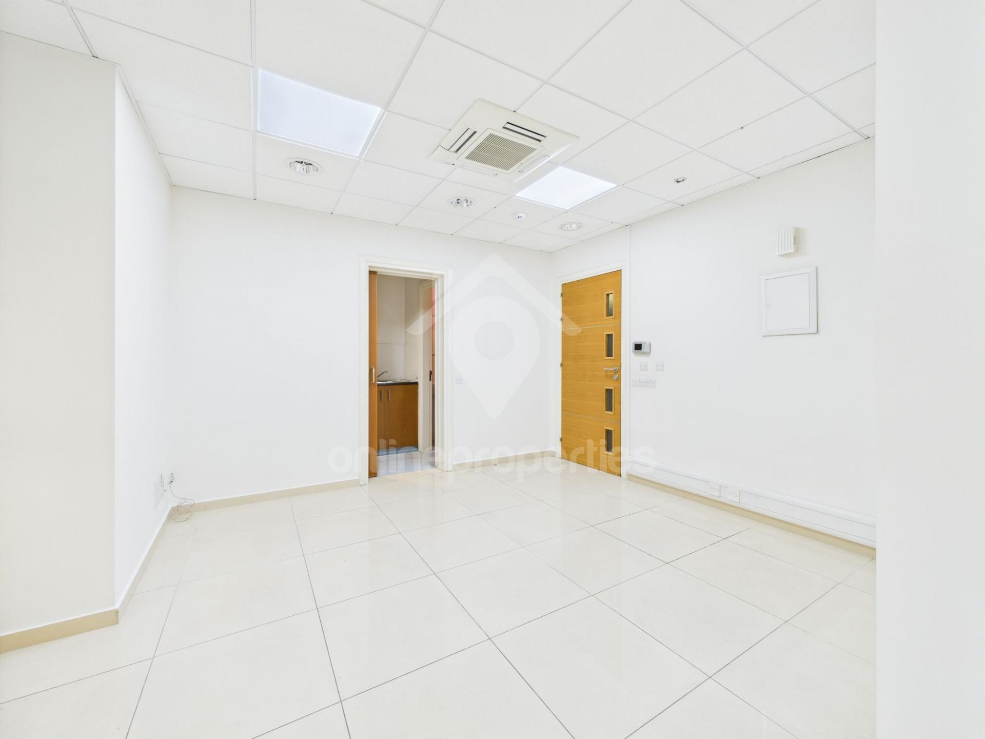 To change image, hover mouse over thumbnails below