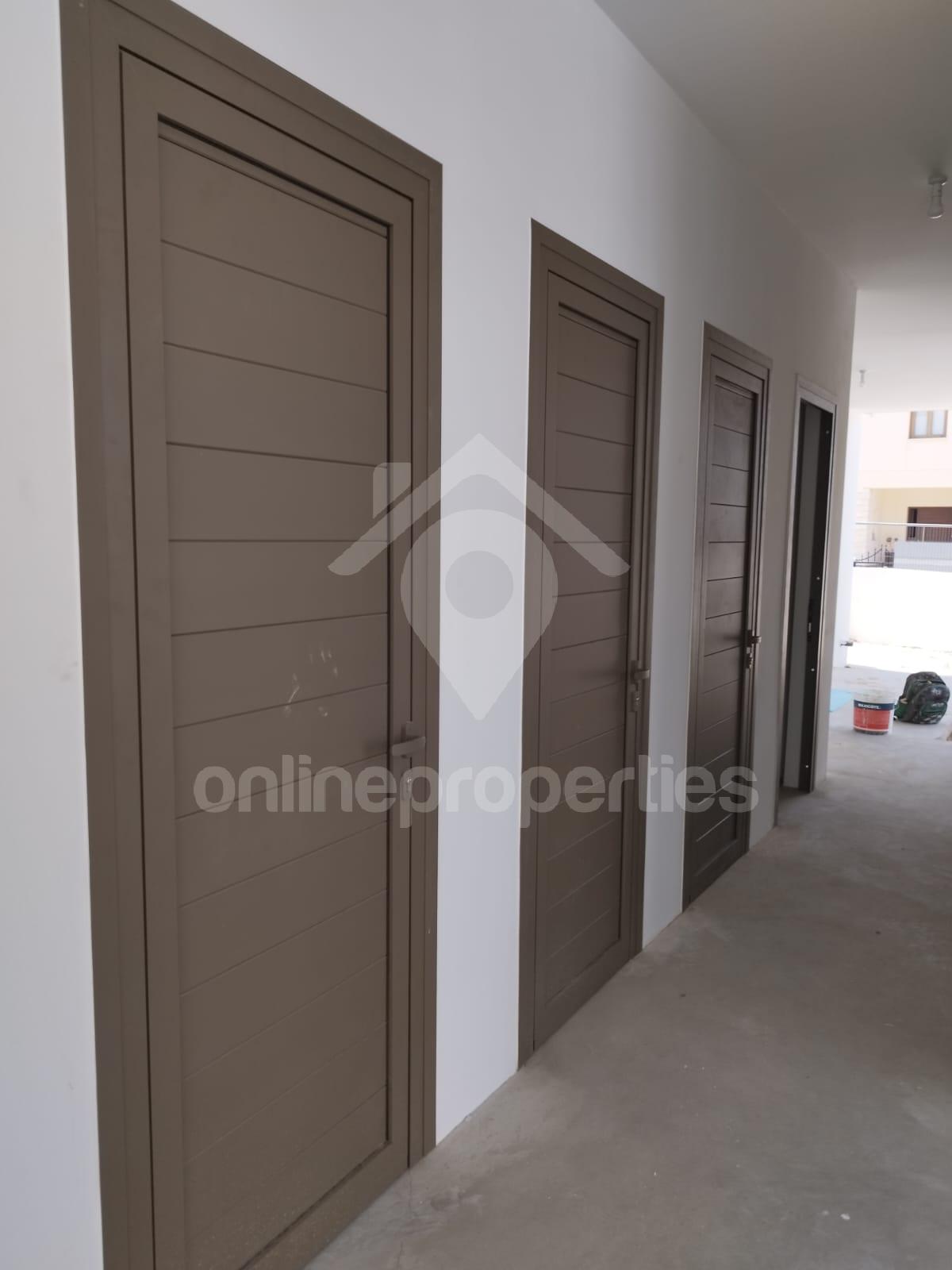 To change image, hover mouse over thumbnails below