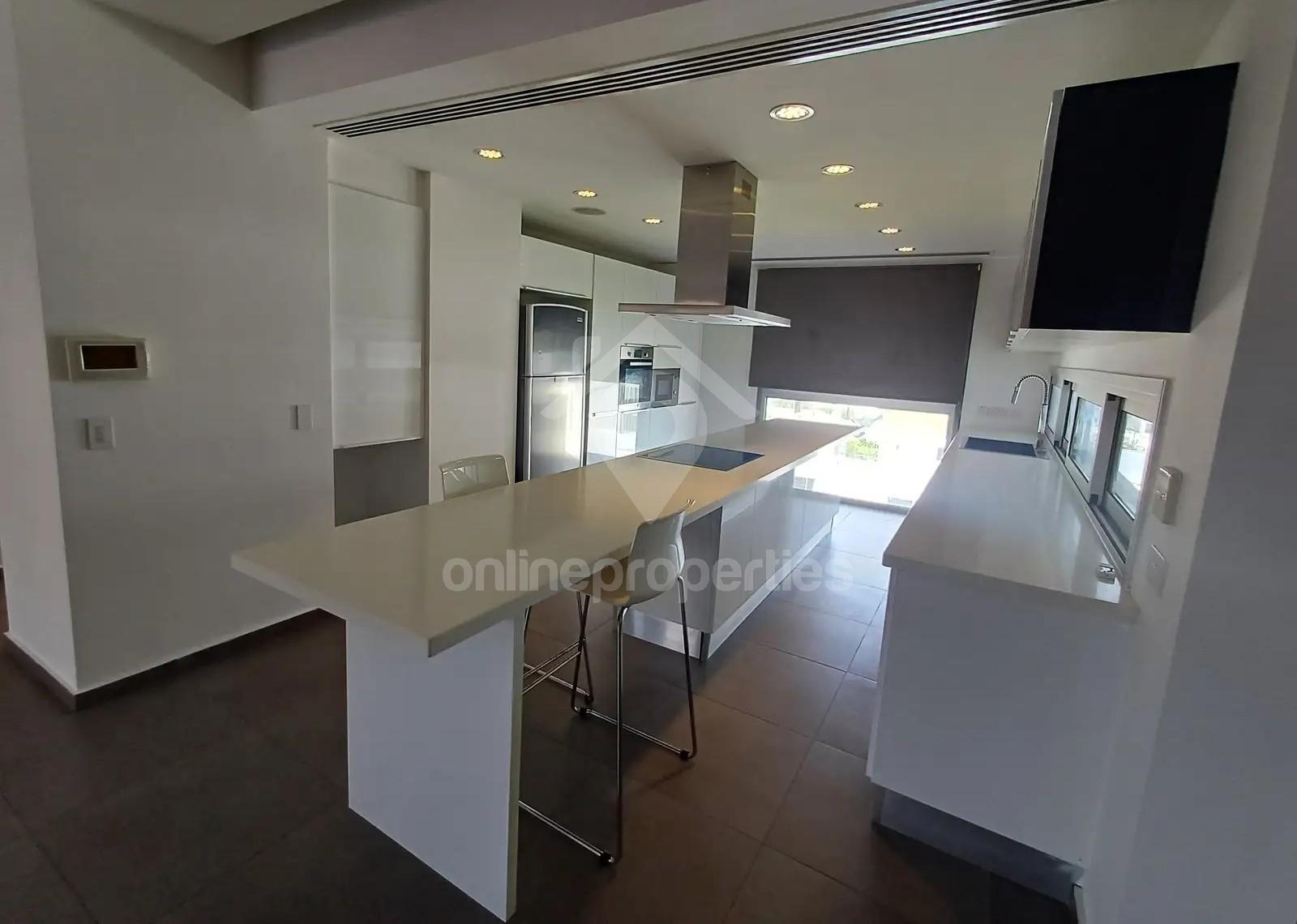 To change image, hover mouse over thumbnails below