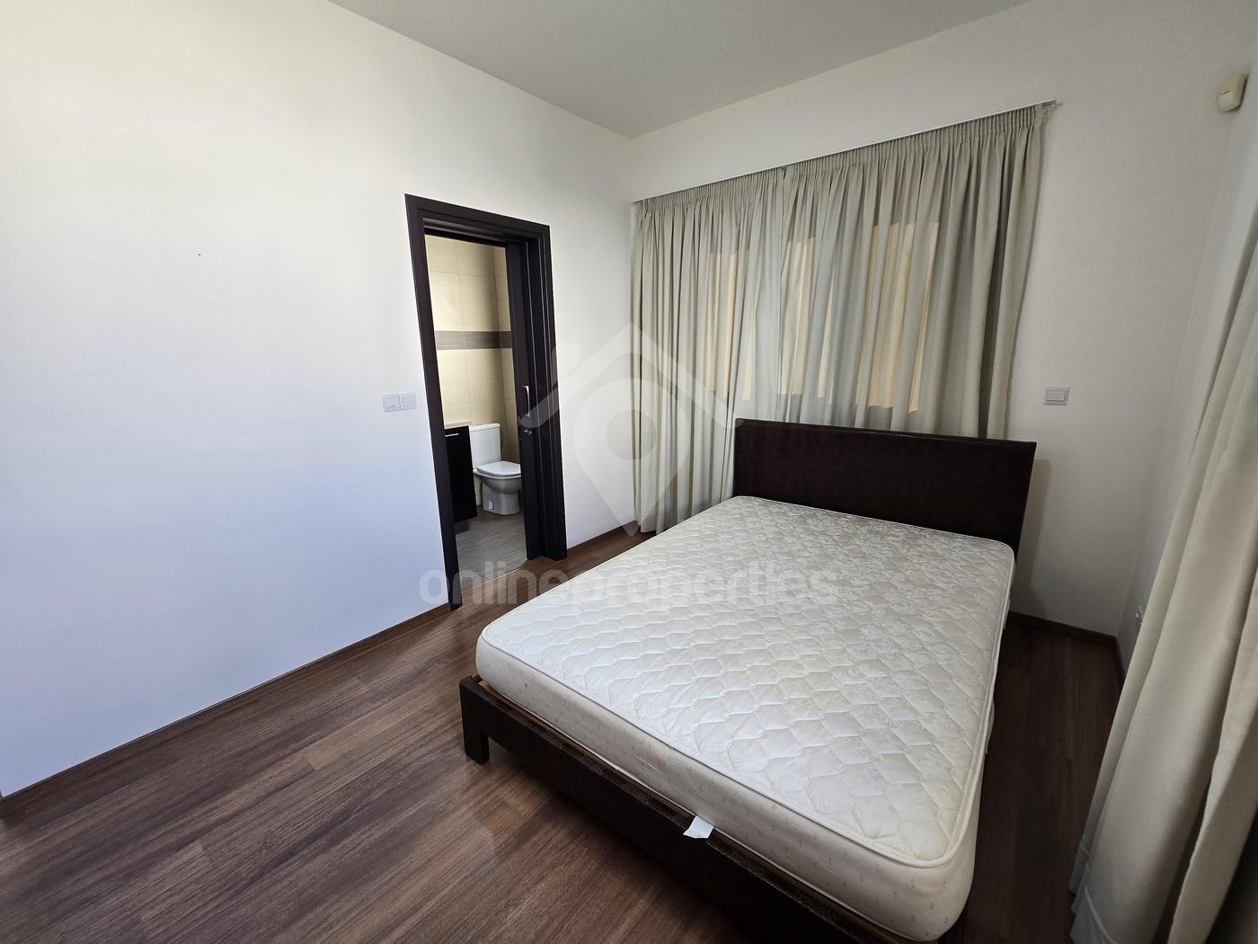 To change image, hover mouse over thumbnails below