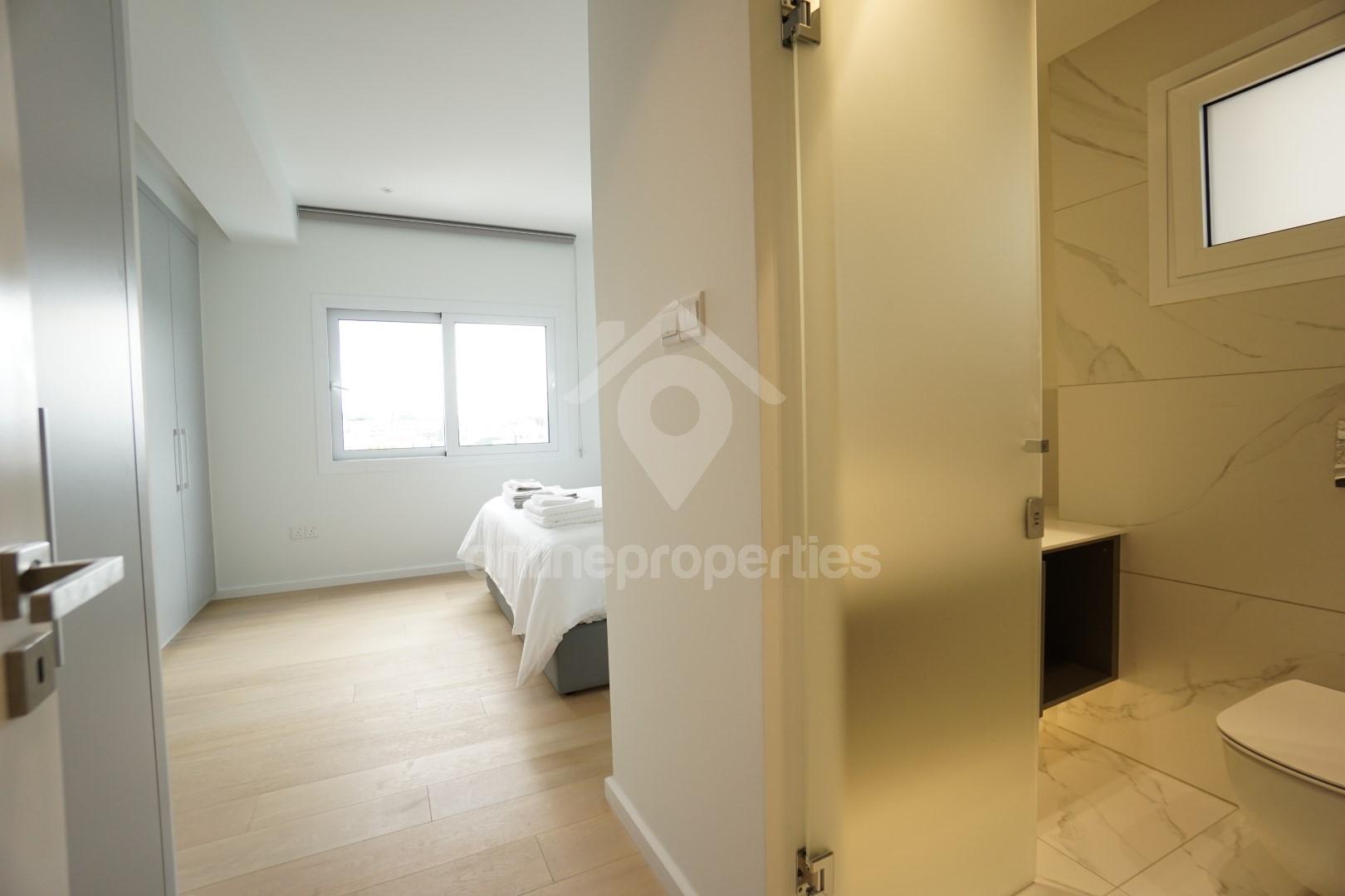 To change image, hover mouse over thumbnails below