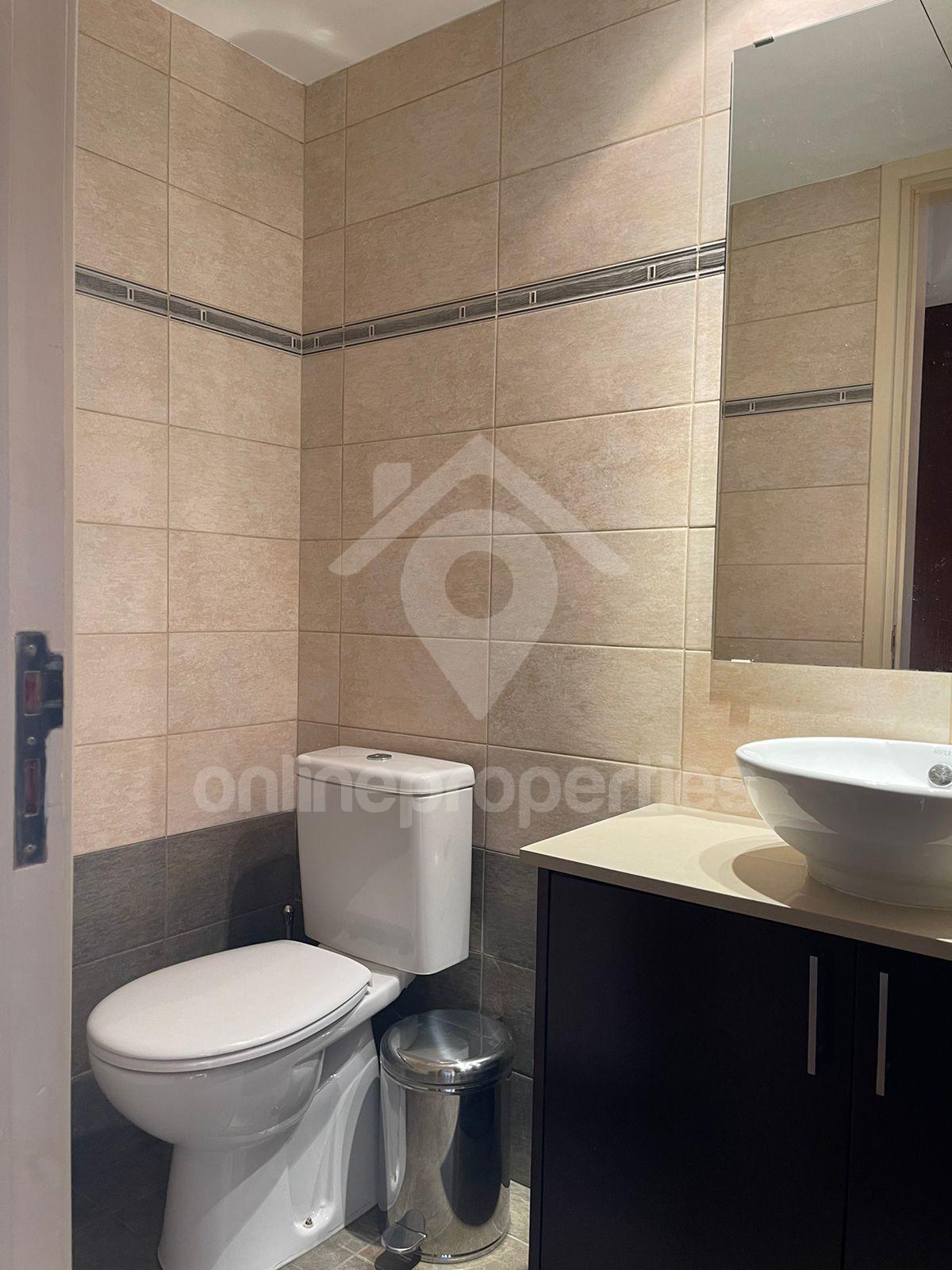 To change image, hover mouse over thumbnails below