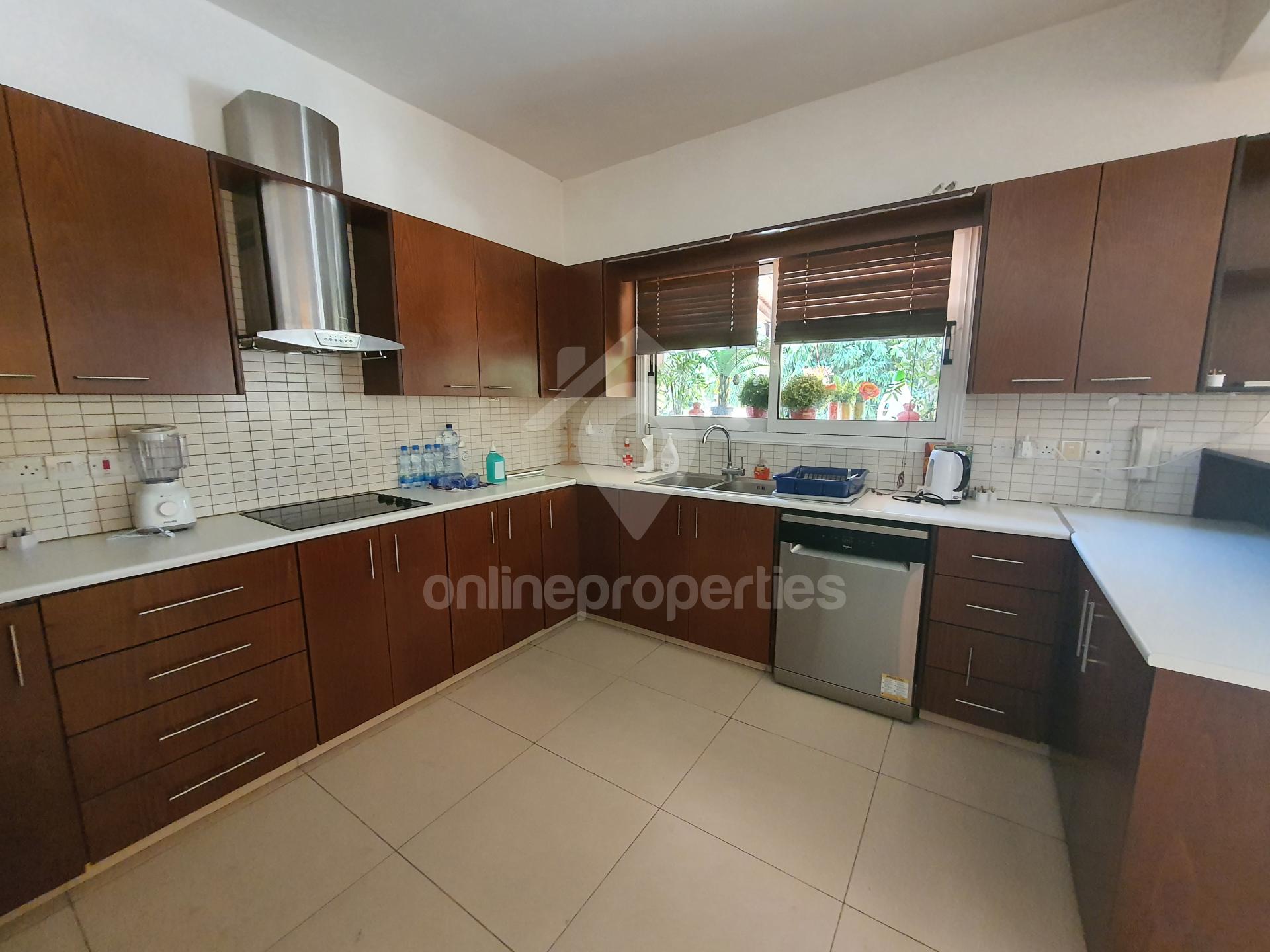 To change image, hover mouse over thumbnails below