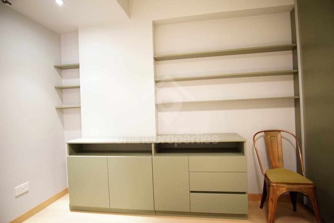 To change image, hover mouse over thumbnails below