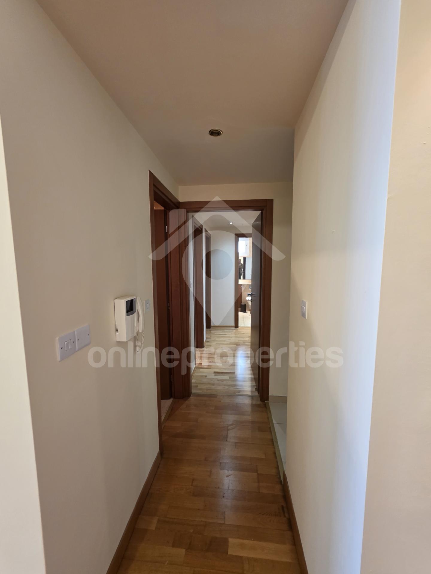 To change image, hover mouse over thumbnails below