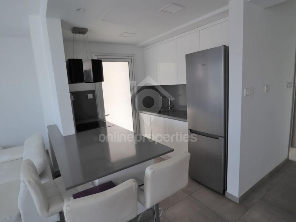 To change image, hover mouse over thumbnails below