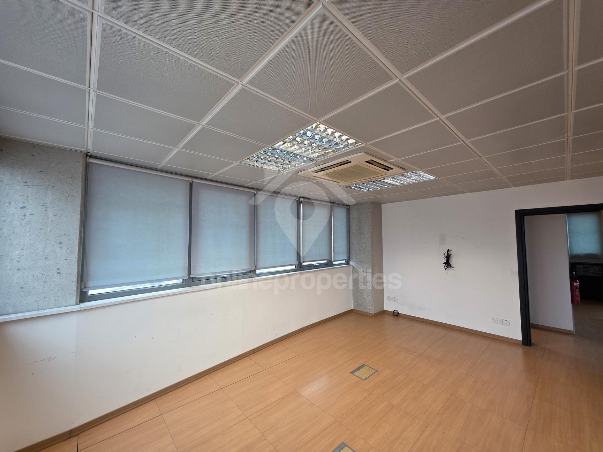 To change image, hover mouse over thumbnails below